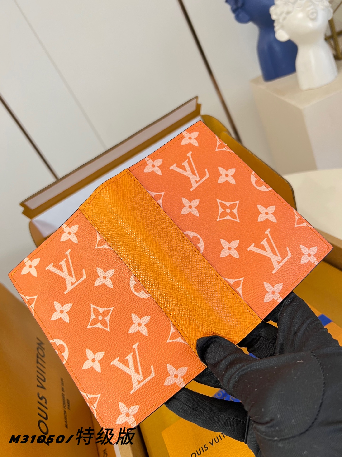 Louis Vuitton Basic Bag Canvas M