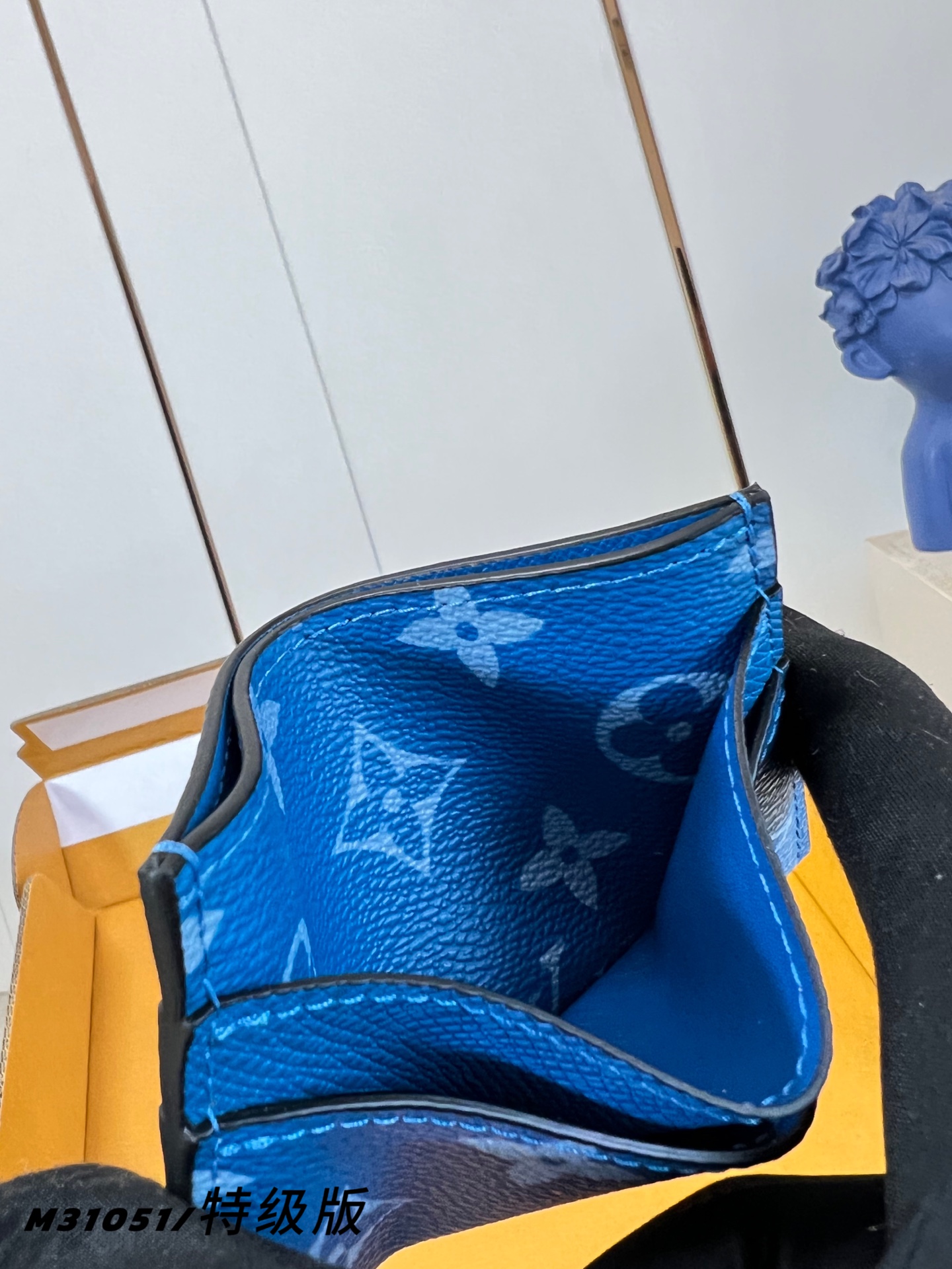 Louis Vuitton Basic Bag Canvas M-l-s