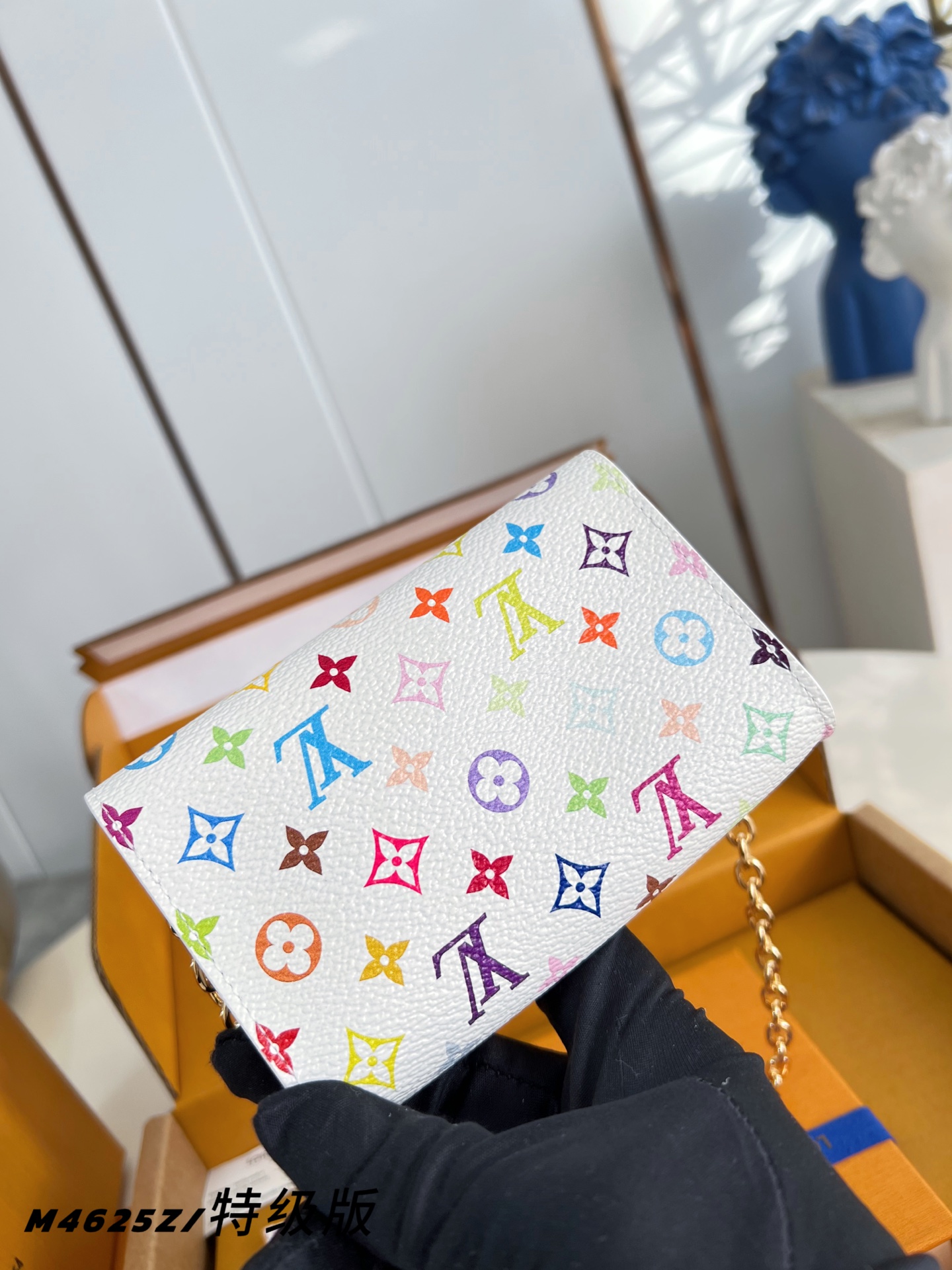 Louis Vuitton Basic Bag M-l-s