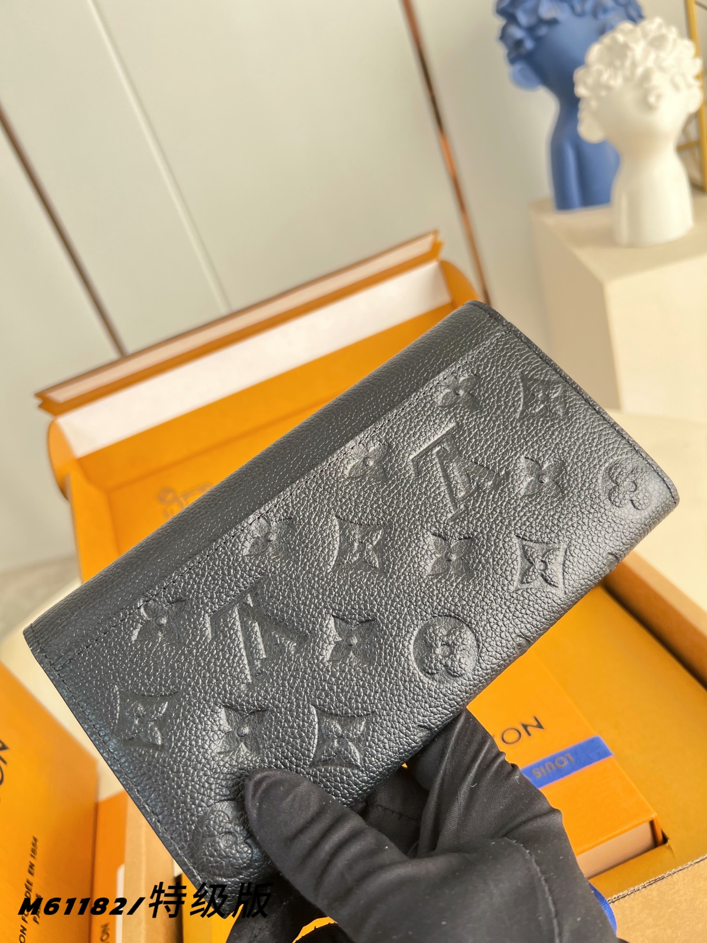 Louis Vuitton Basic Bag Canvas M-s