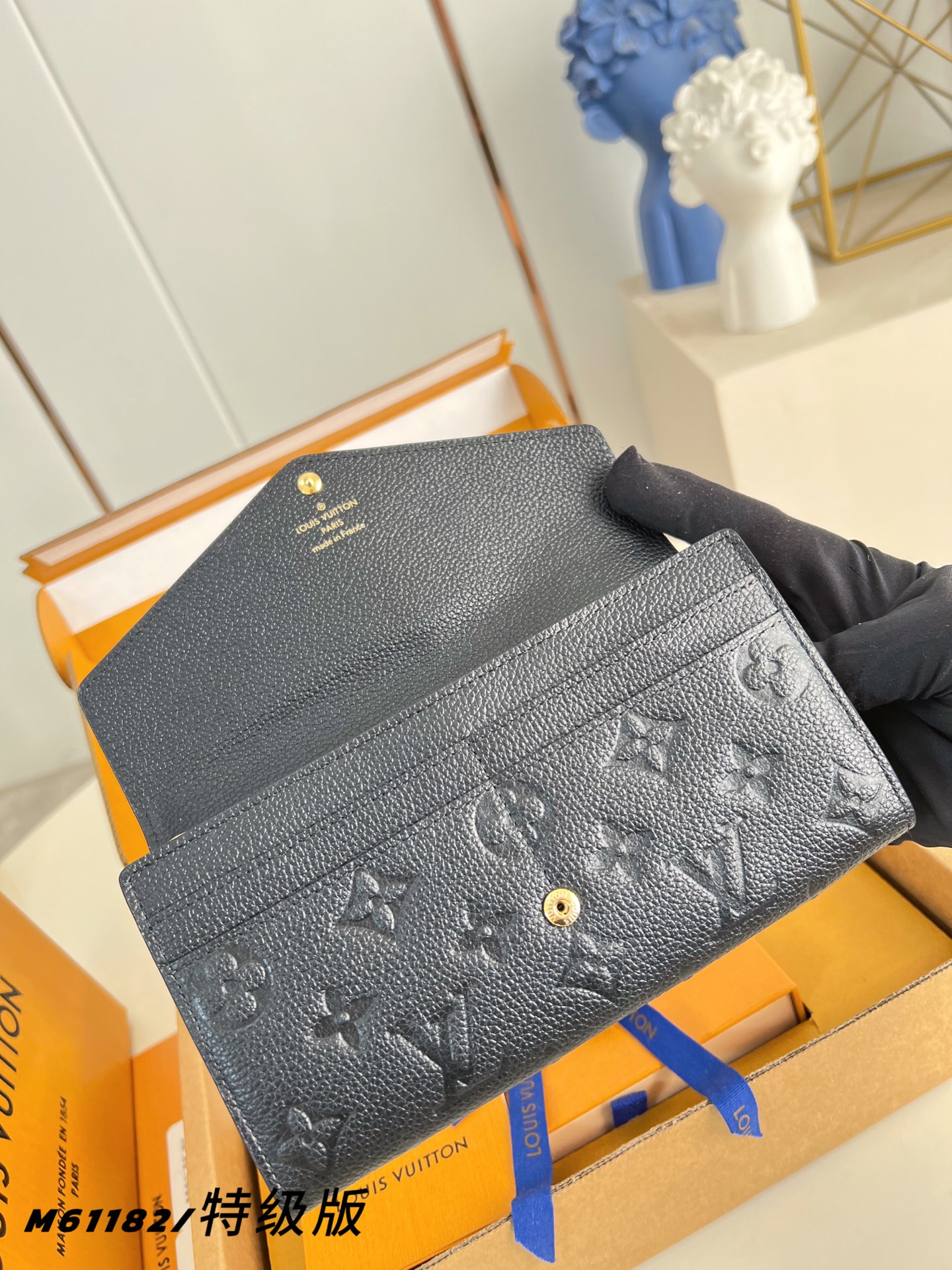 Louis Vuitton Basic Bag Canvas M-s