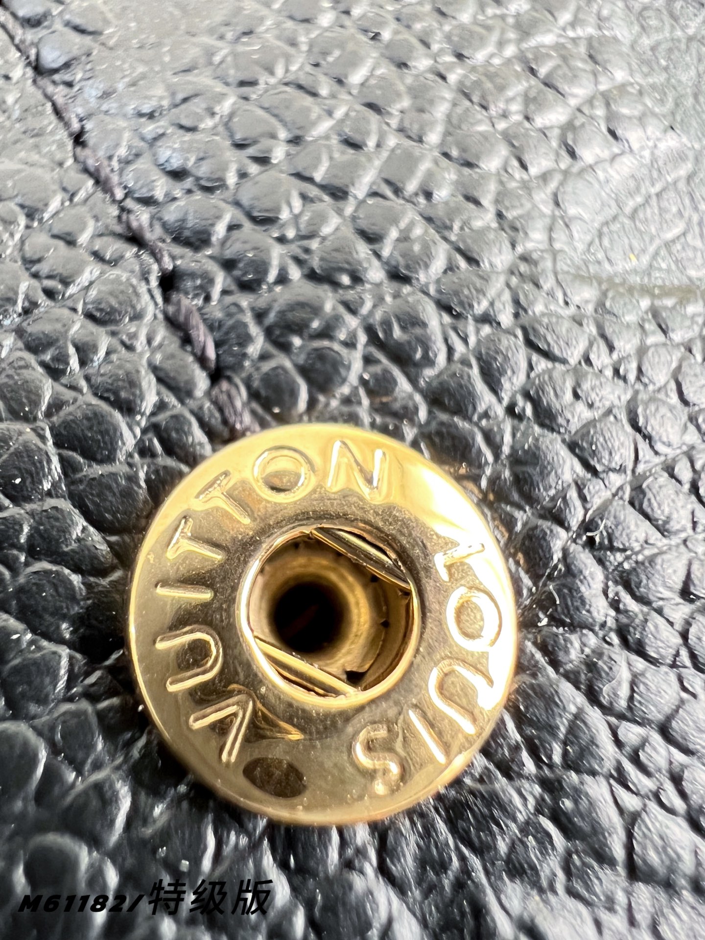 Louis Vuitton Basic Bag Canvas M-s