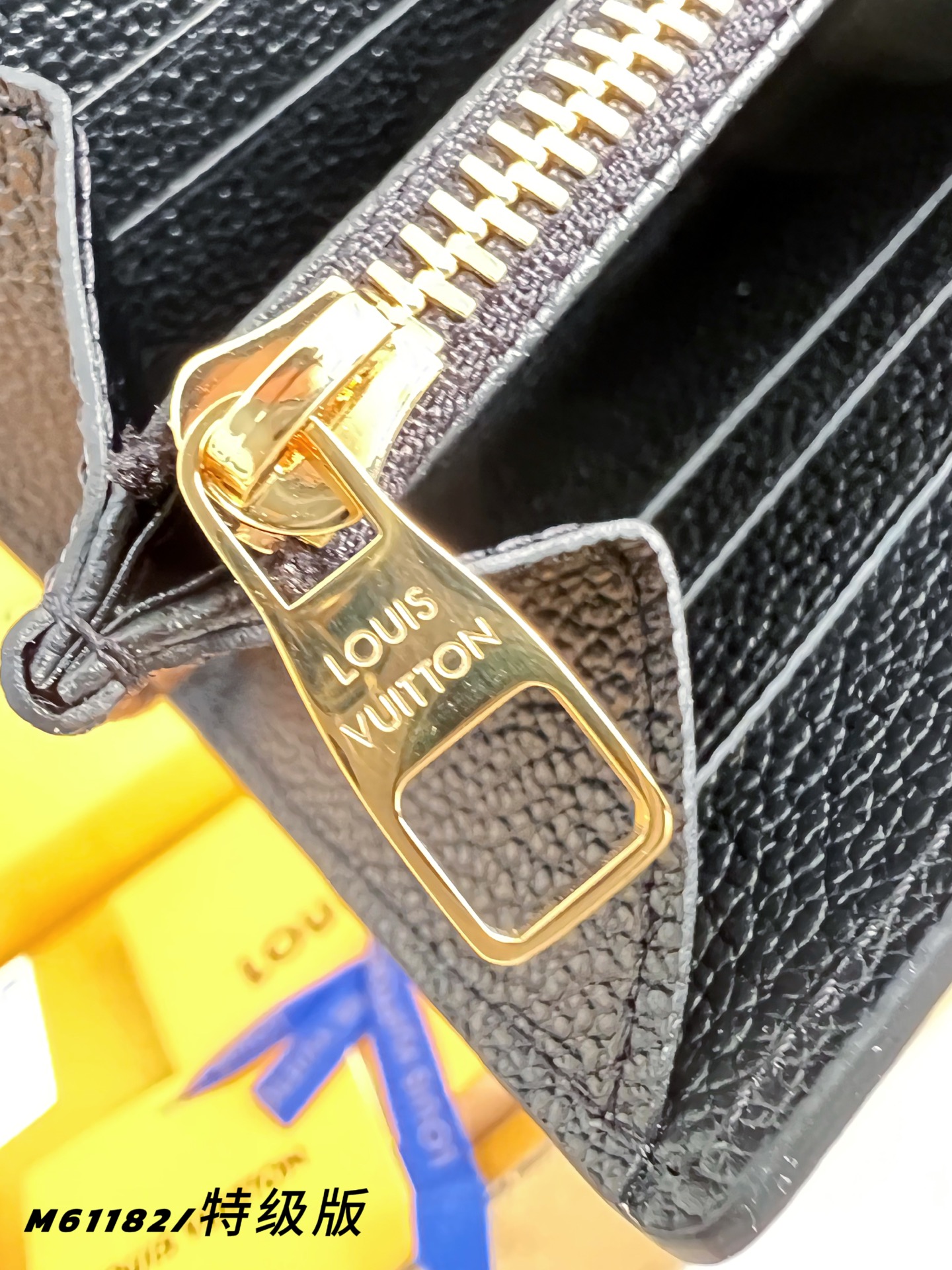 Louis Vuitton Basic Bag Canvas M-s