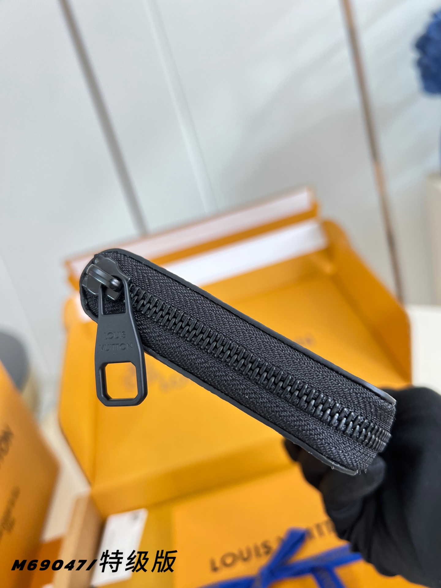 Louis Vuitton Male Basic Bag Canvas M