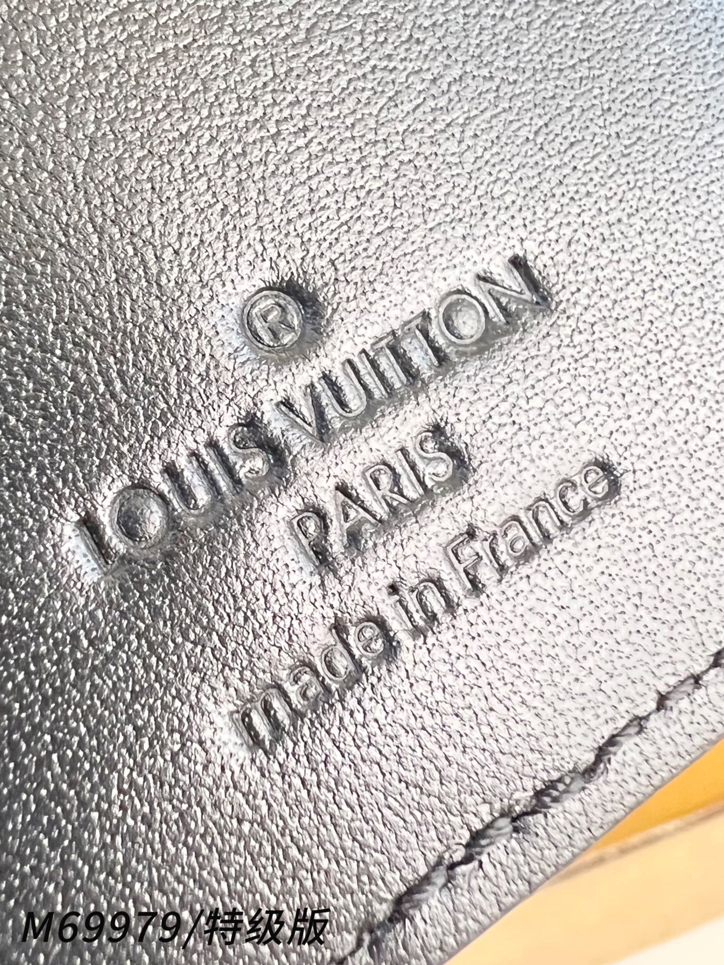 Louis Vuitton Basic Bag M-s