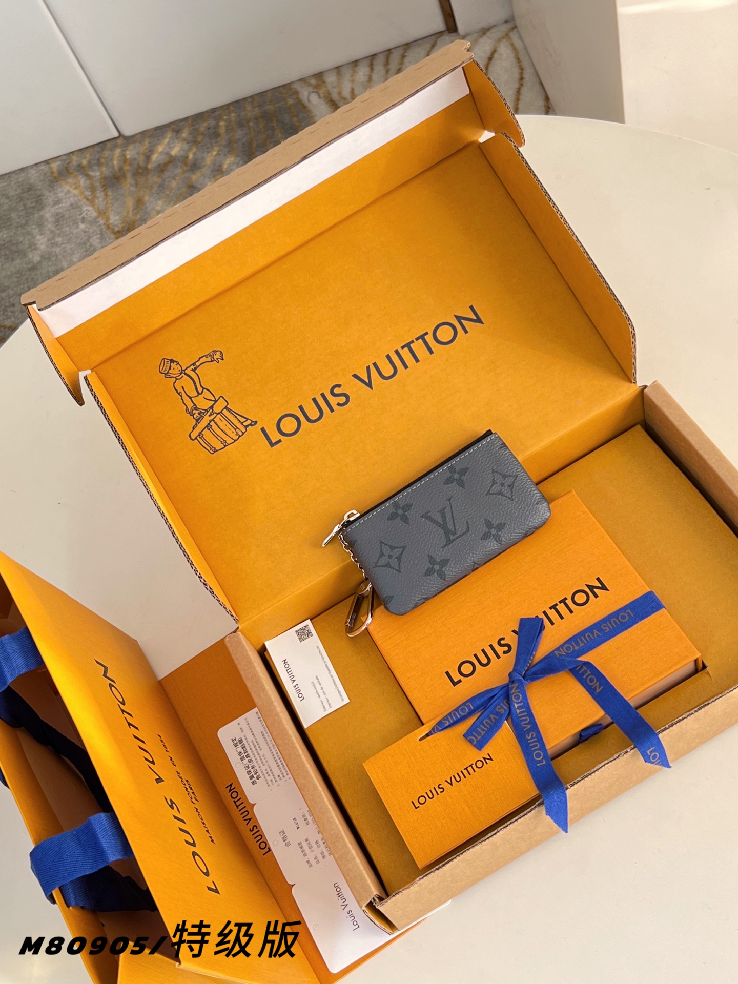 Louis Vuitton Basic Bag Canvas M-l-s