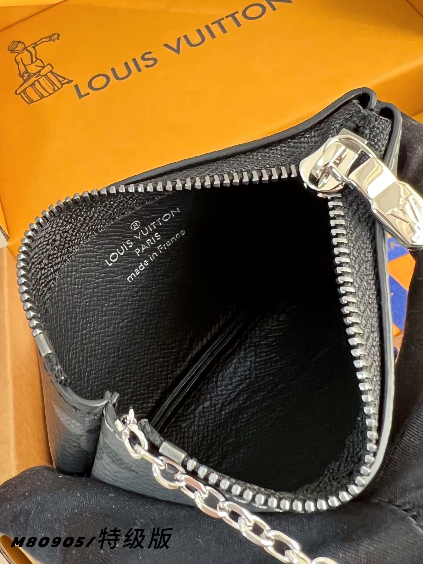 Louis Vuitton Basic Bag Canvas M-l-s