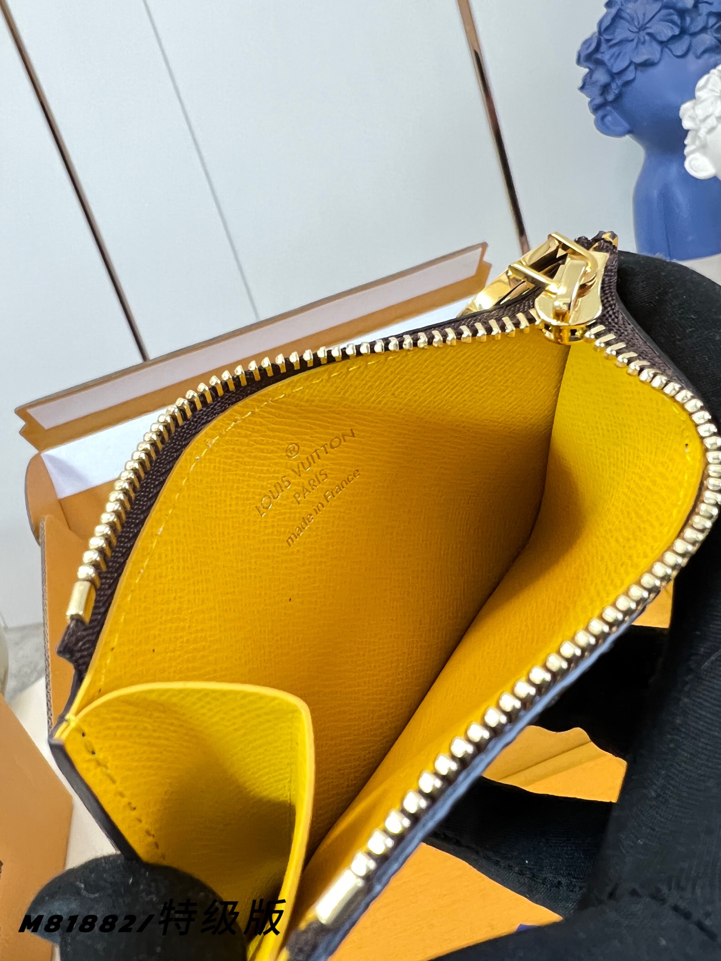 Louis Vuitton Basic Bag Canvas M-l