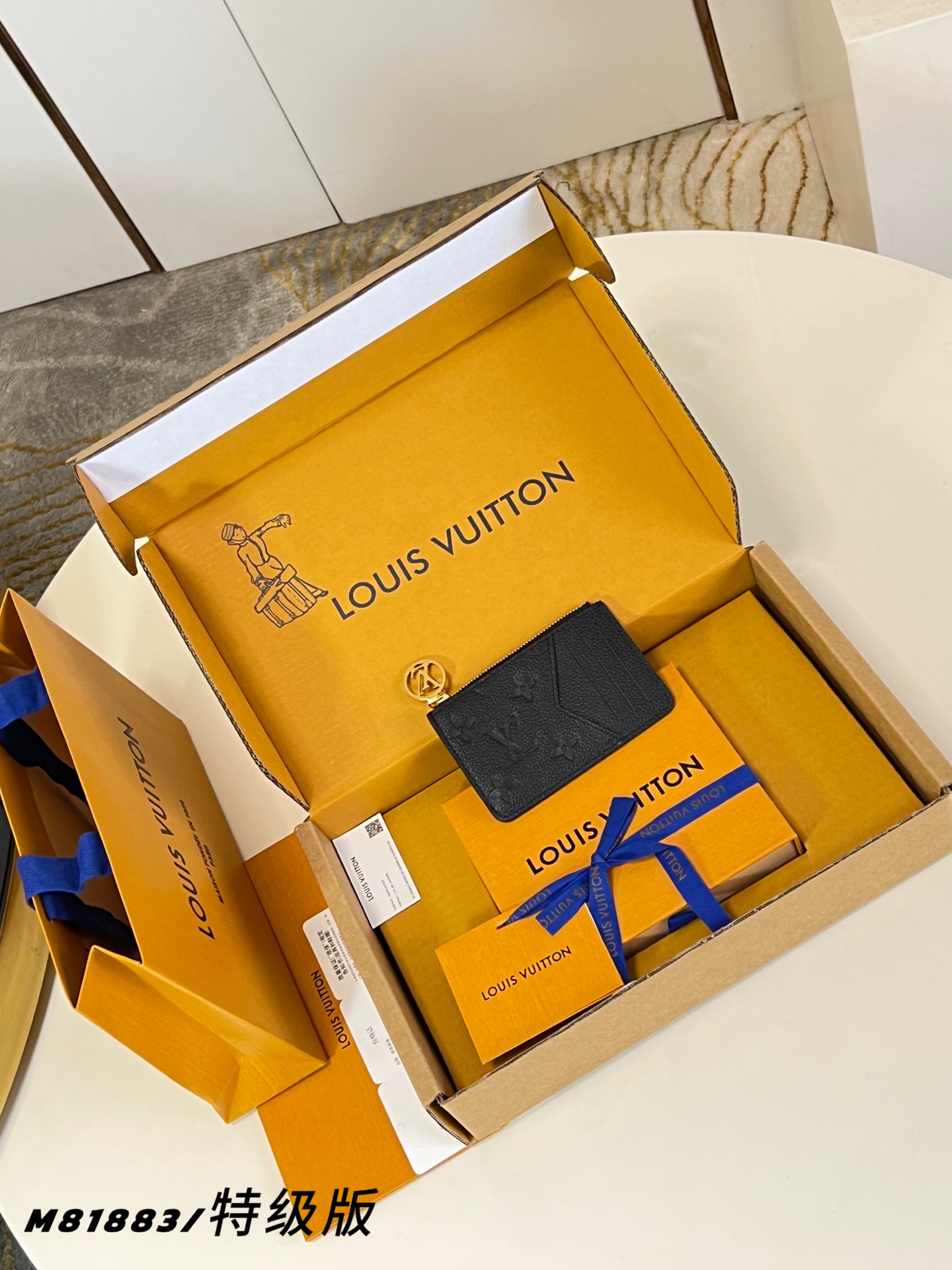 Louis Vuitton Basic Bag Canvas M-l