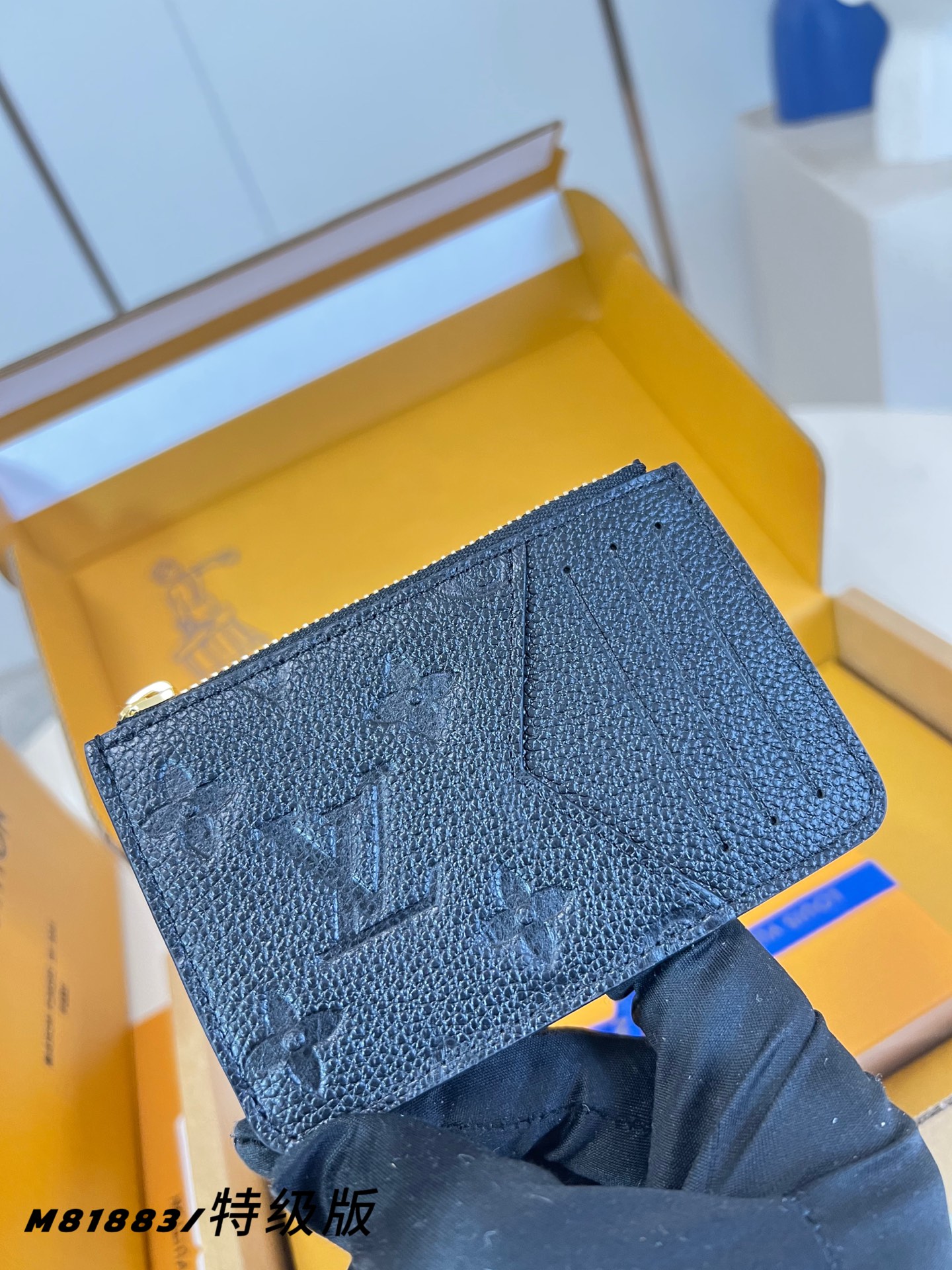 Louis Vuitton Basic Bag Canvas M-l