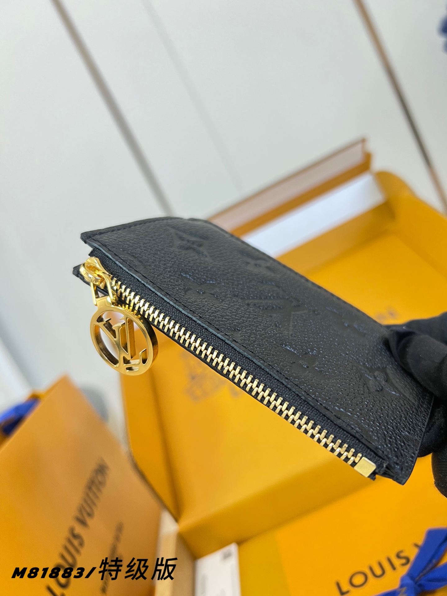 Louis Vuitton Basic Bag Canvas M-l