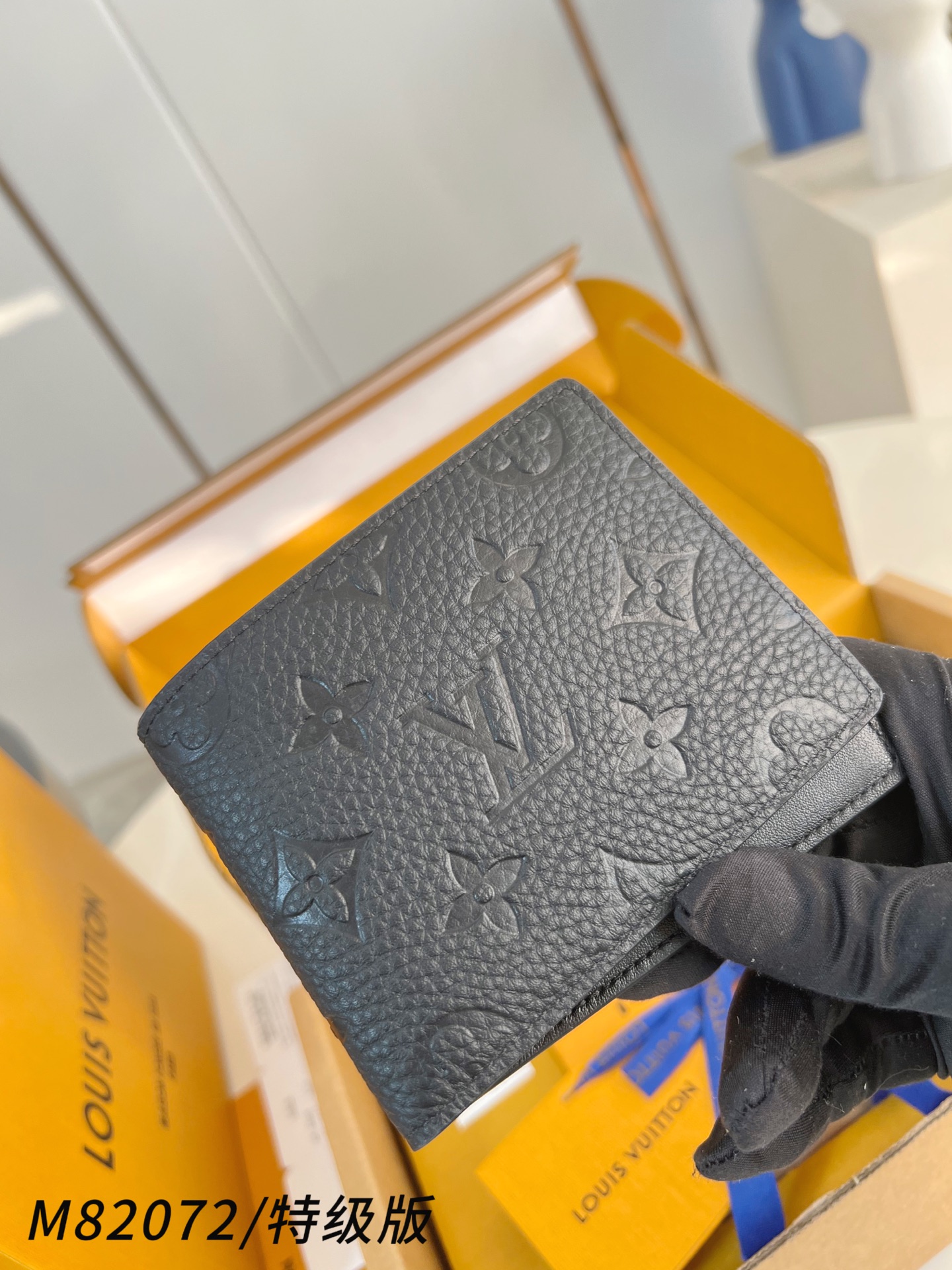 Louis Vuitton Basic Bag Canvas M-l