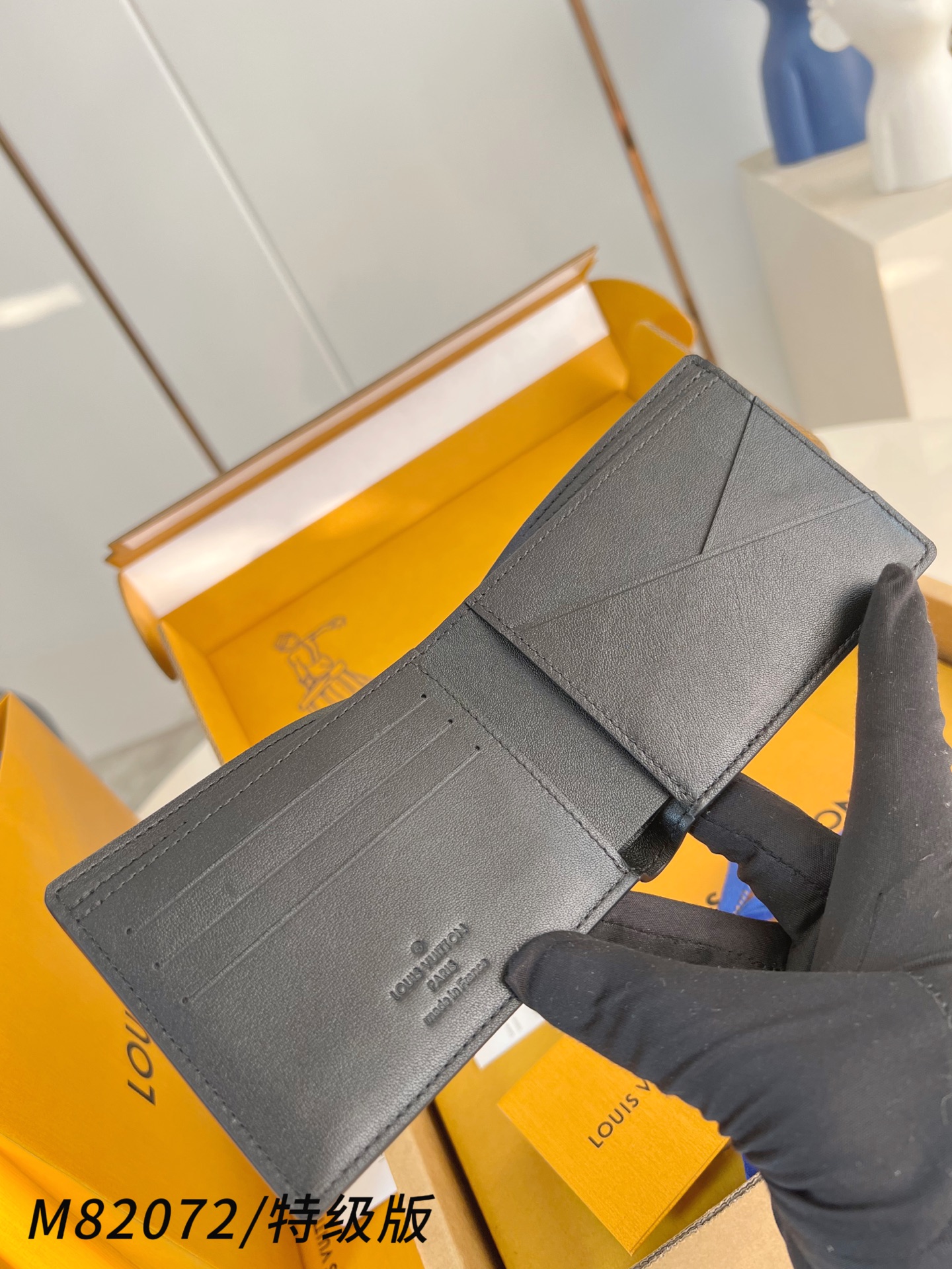 Louis Vuitton Basic Bag Canvas M-l