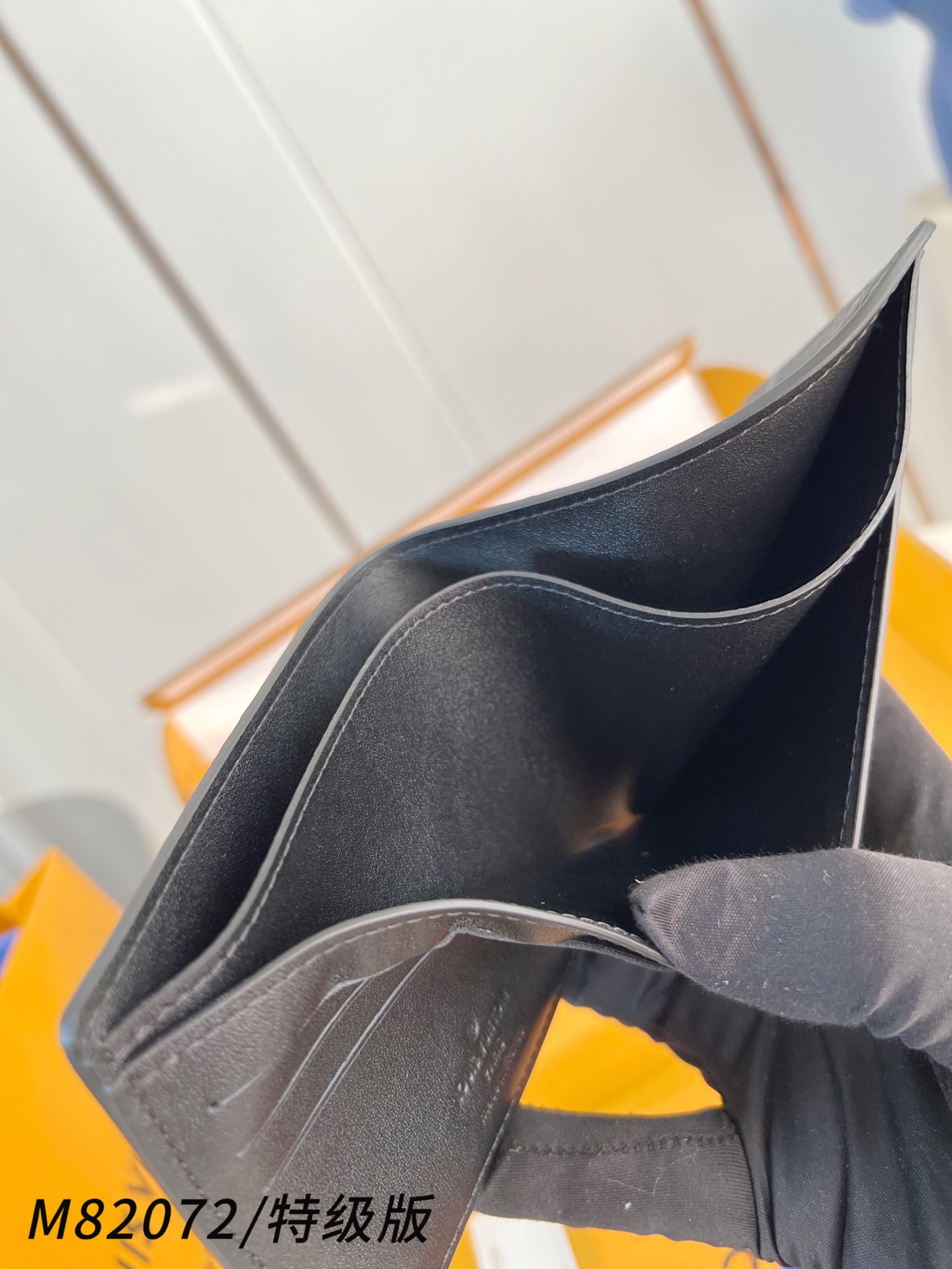 Louis Vuitton Basic Bag Canvas M-l