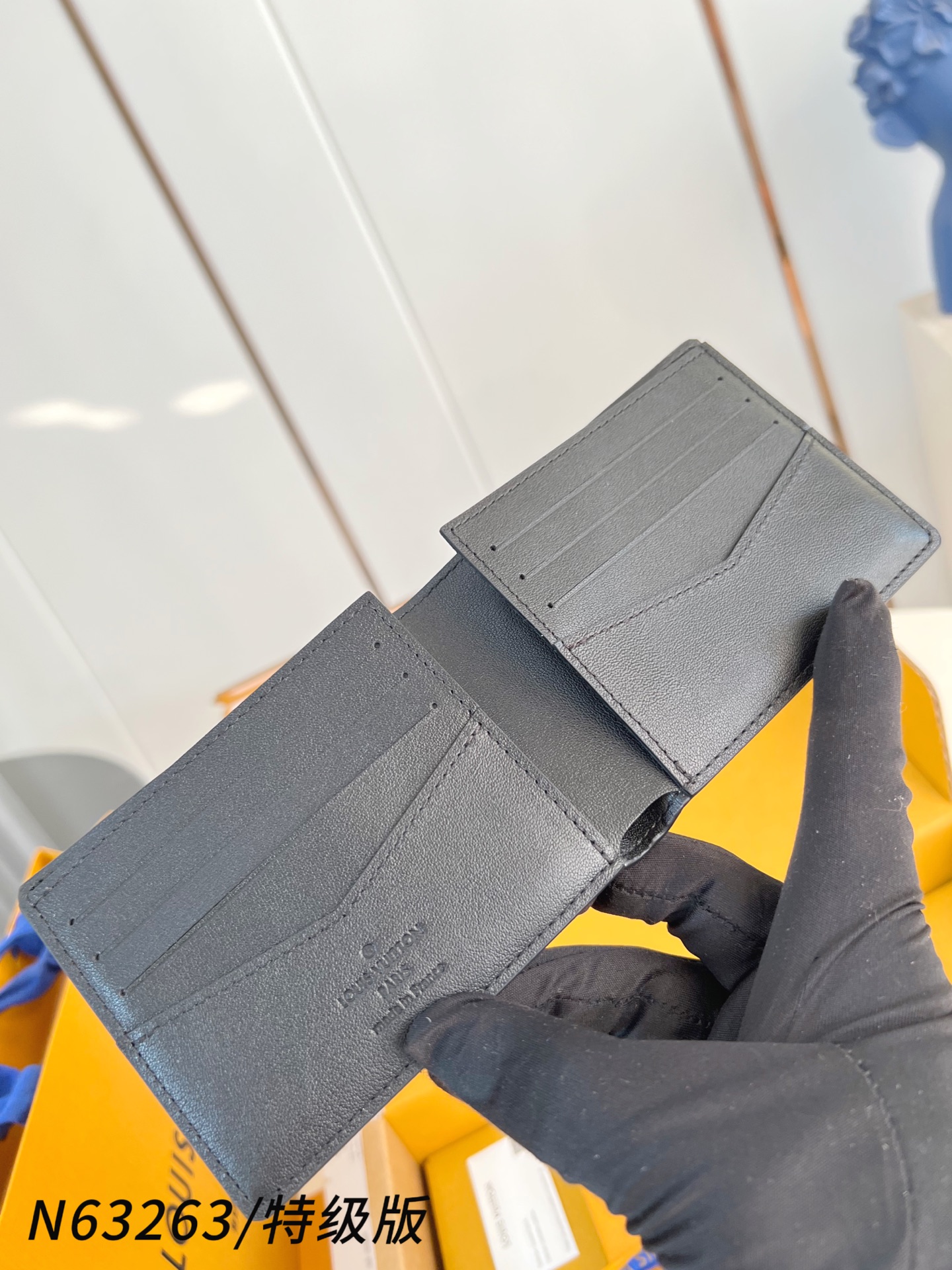 Louis Vuitton Basic Bag Canvas M-l-s