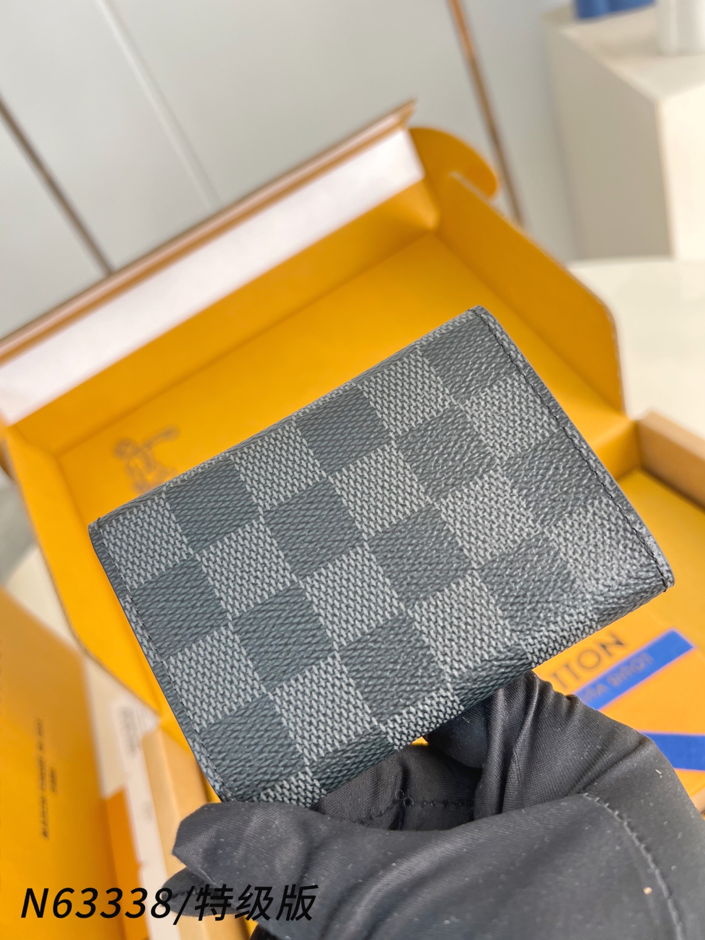 Louis Vuitton Basic Bag Canvas M-l-s