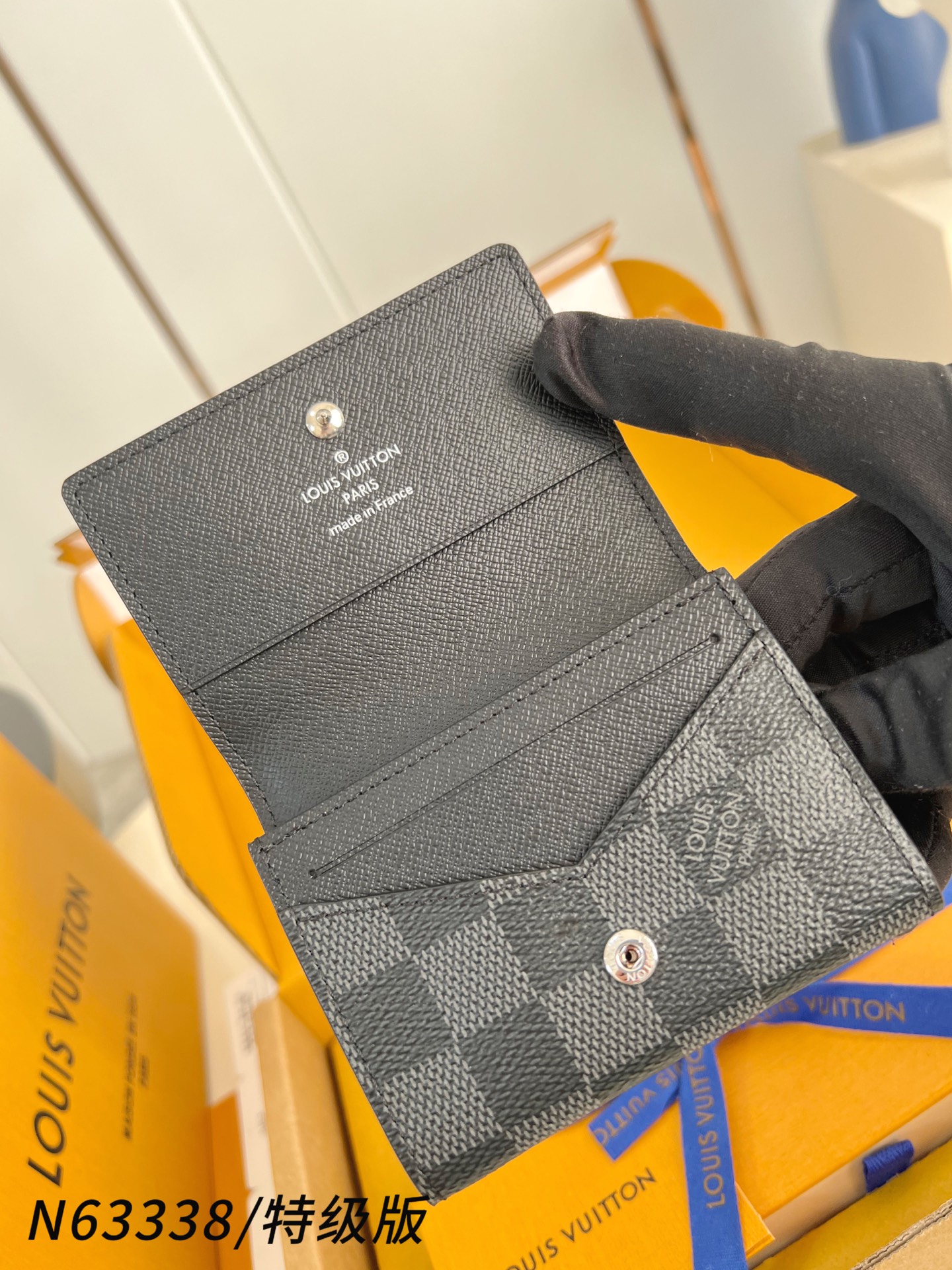 Louis Vuitton Basic Bag Canvas M-l-s