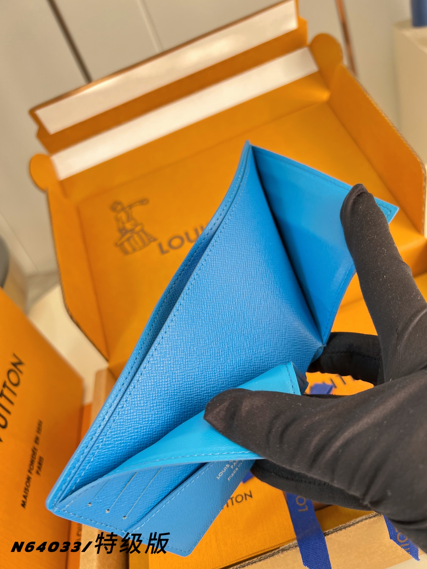 Louis Vuitton Basic Bag Canvas M-l