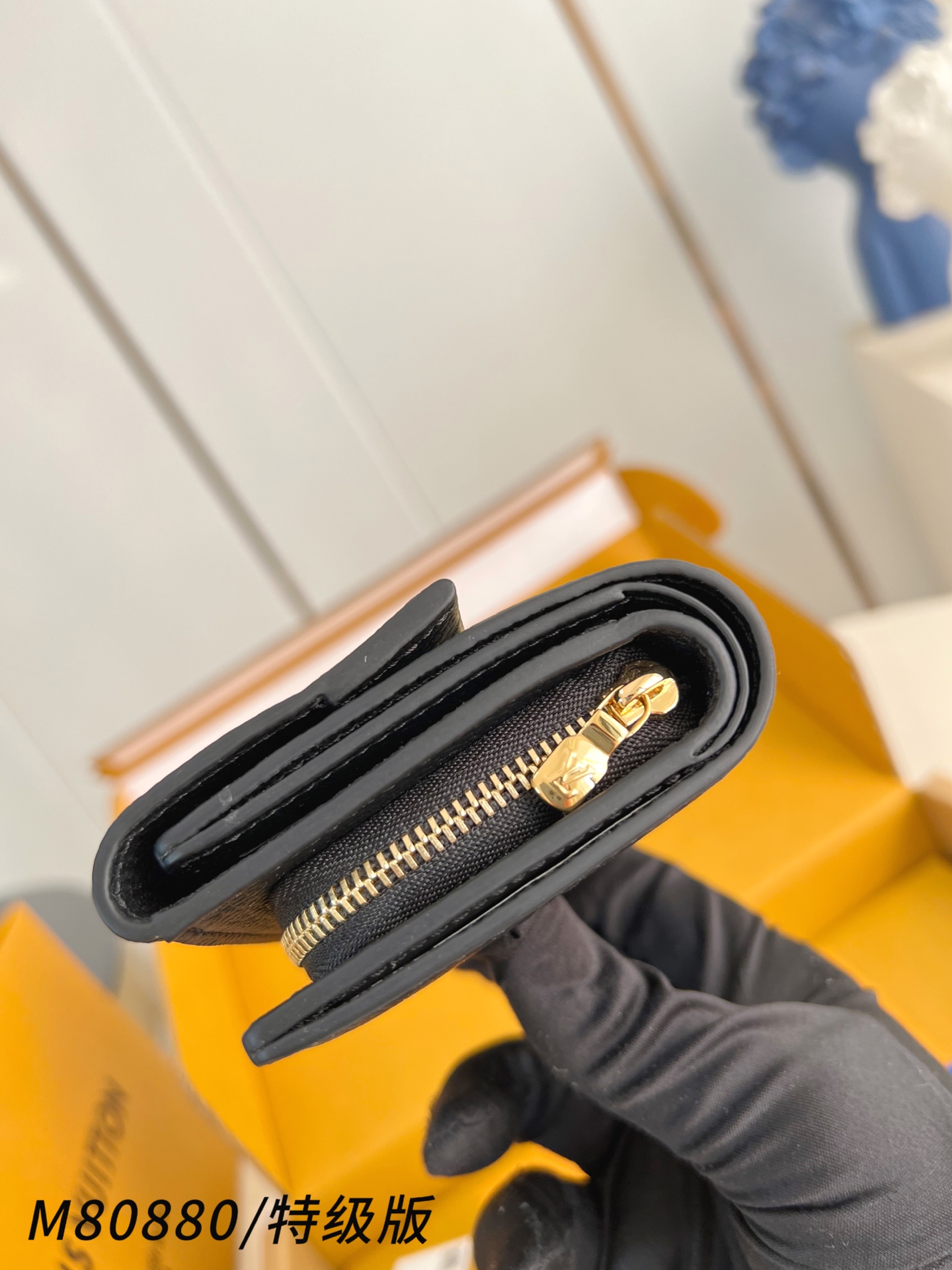 Louis Vuitton Basic Bag M-l-s