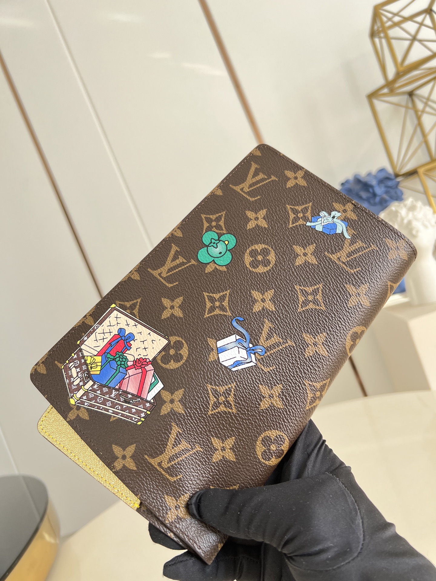 Louis Vuitton Basic Bag Canvas M-l-s