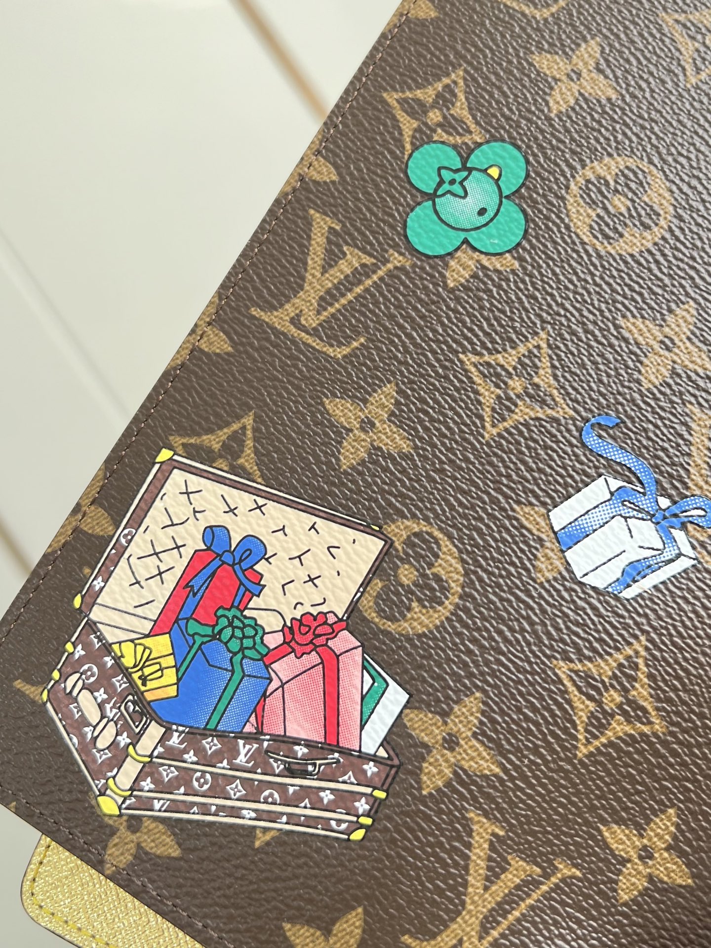 Louis Vuitton Basic Bag Canvas M-l-s