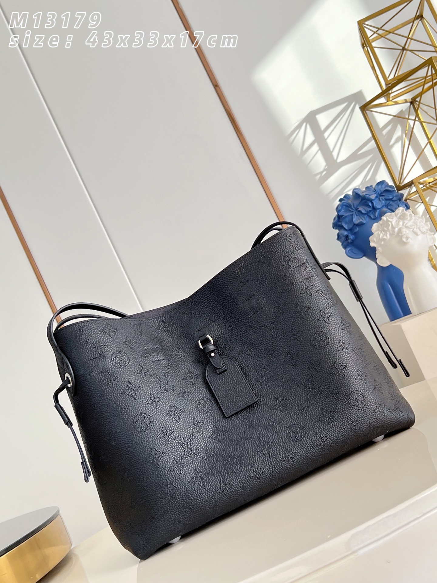 Louis Vuitton Basic Bag M-l-s