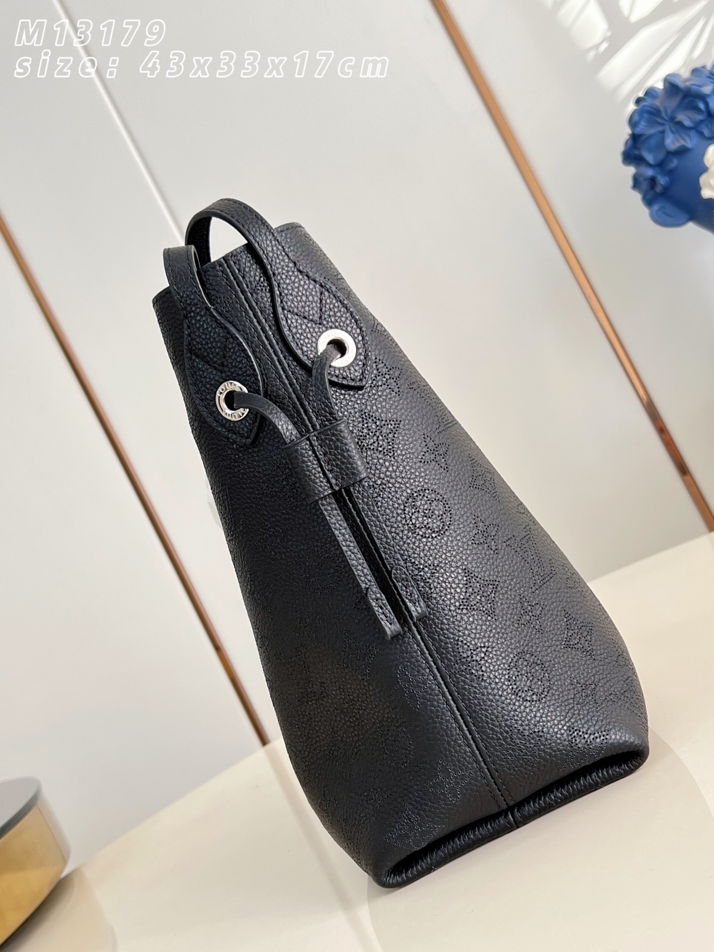 Louis Vuitton Basic Bag M-l-s