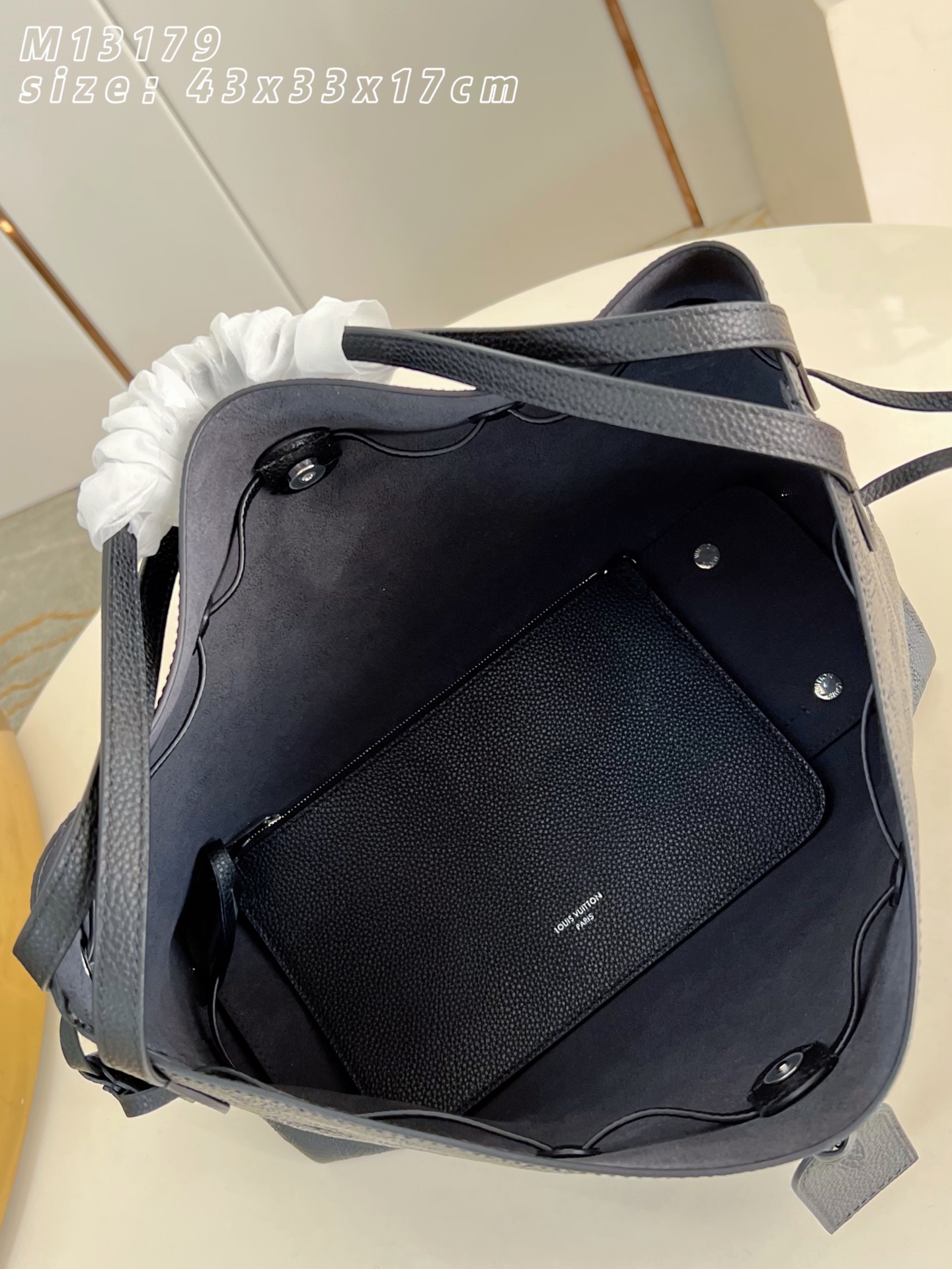 Louis Vuitton Basic Bag M-l-s