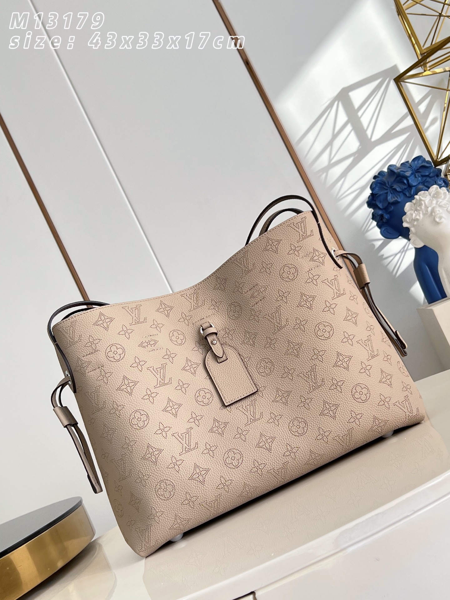 Louis Vuitton Basic Bag M-l-s