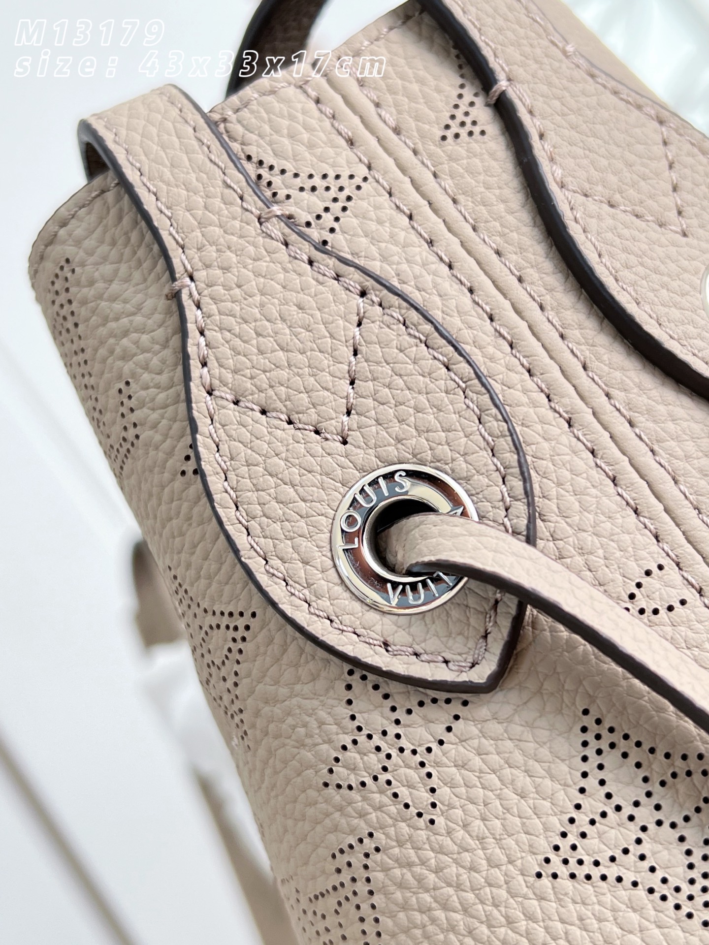 Louis Vuitton Basic Bag M-l-s