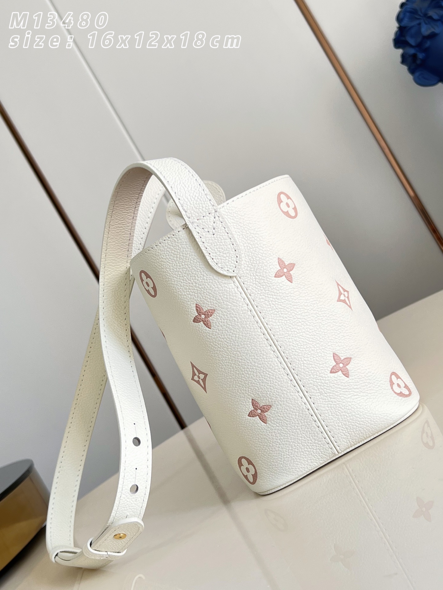 Louis Vuitton Basic Bag M-l