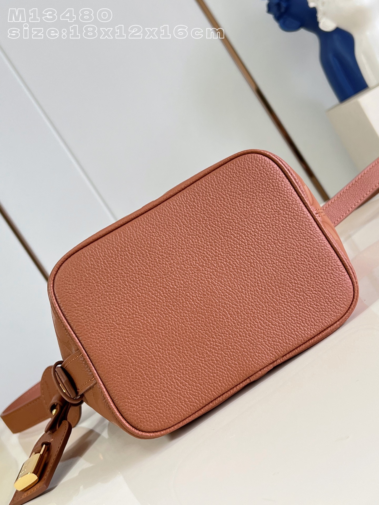 Louis Vuitton Basic Bag Cow Leather M-l