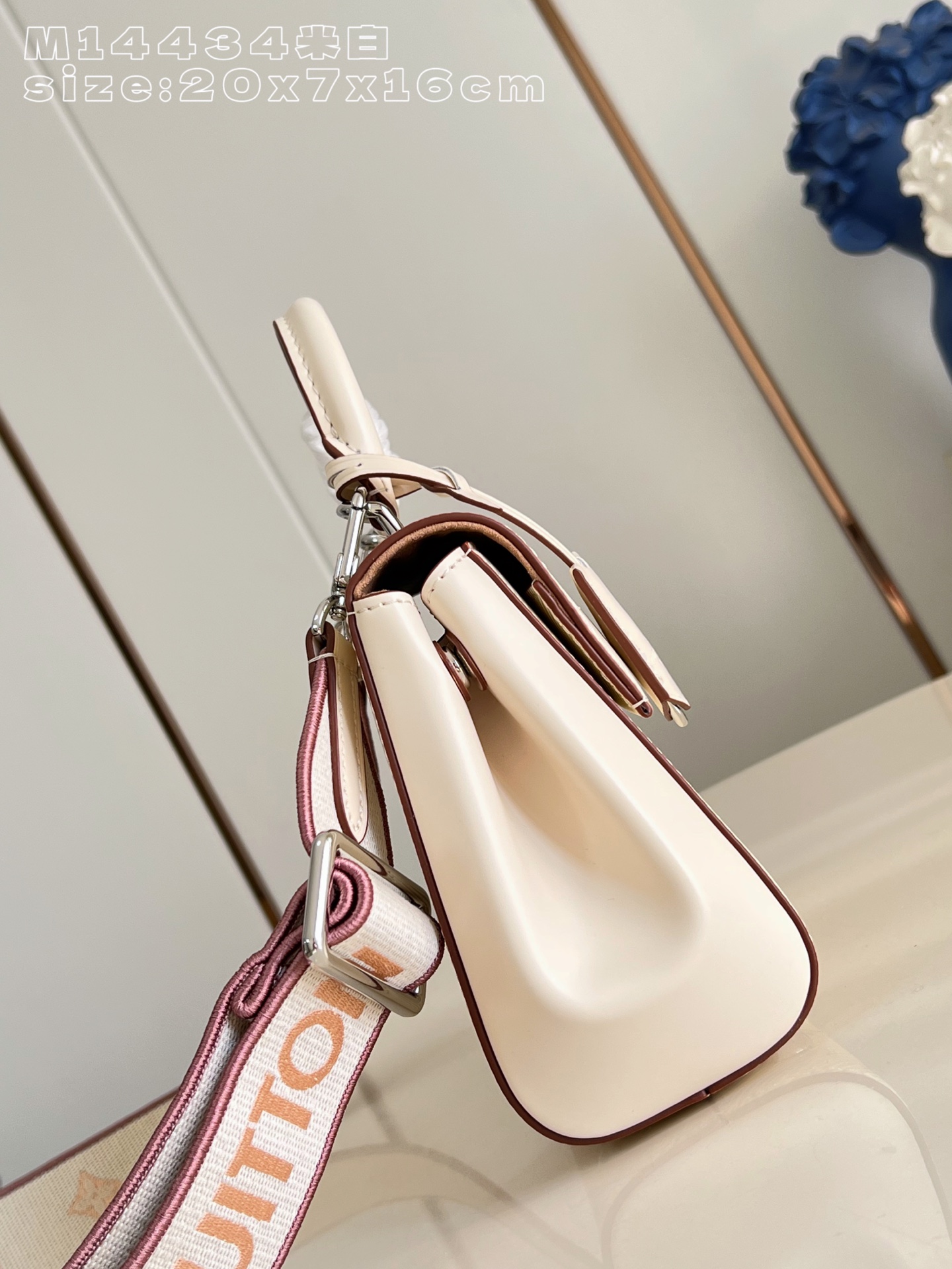 Louis Vuitton Basic Bag M-l