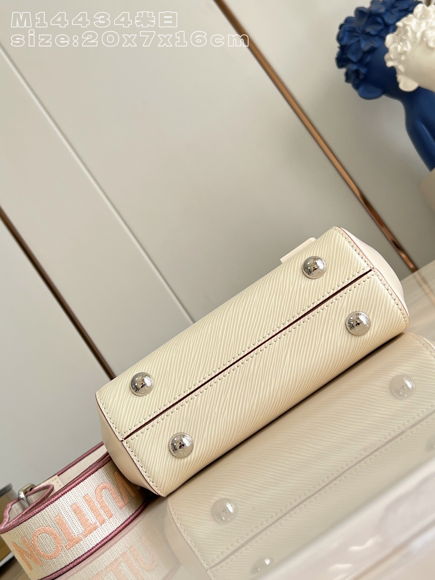 Louis Vuitton Basic Bag M-l