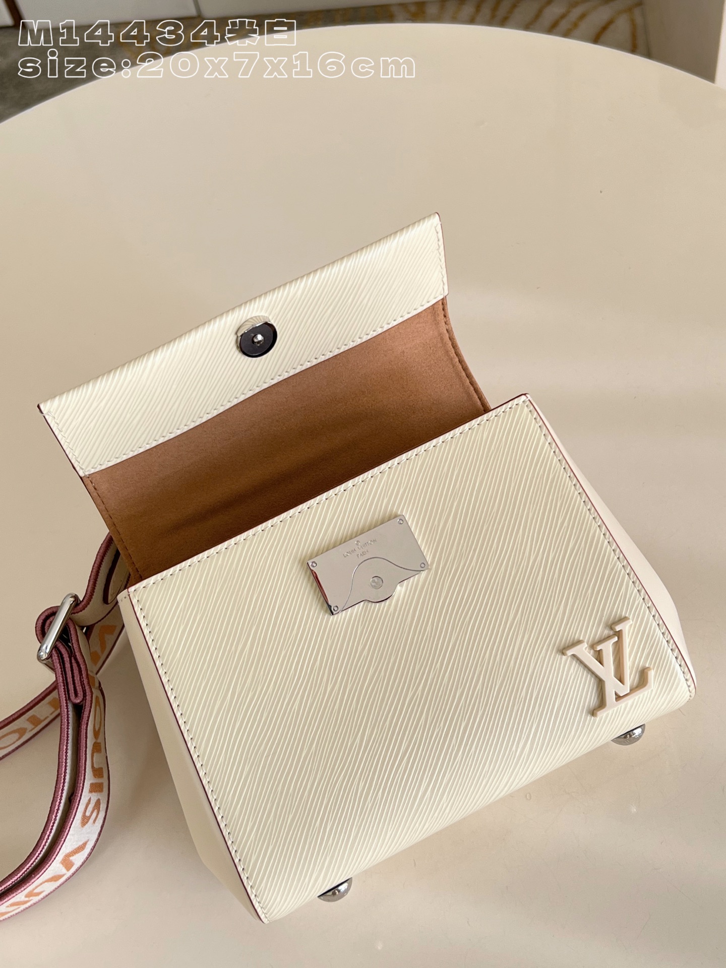 Louis Vuitton Basic Bag M-l