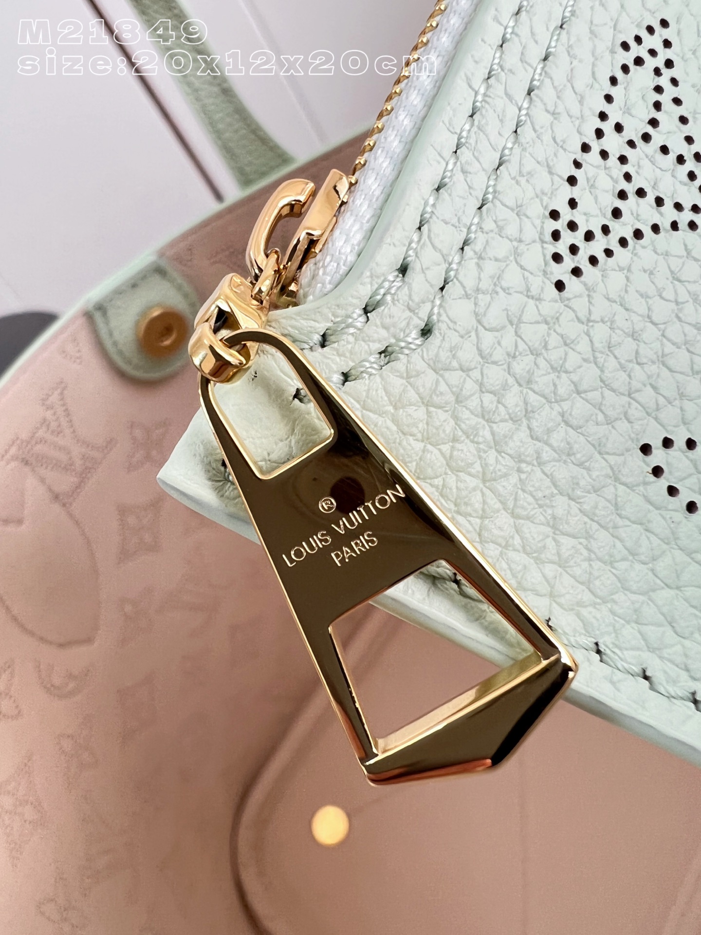 Louis Vuitton Basic Bag M-l-s