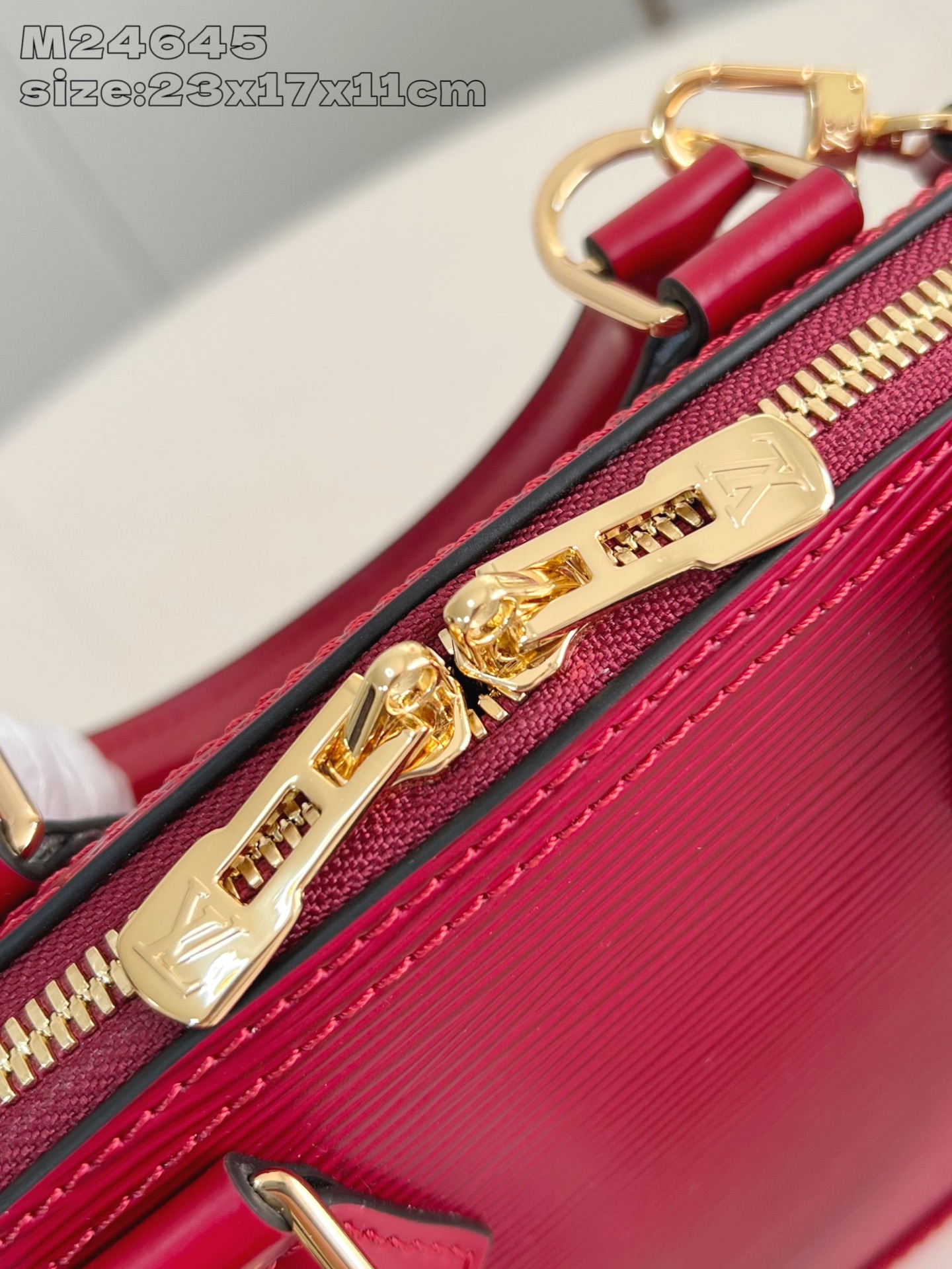 Louis Vuitton Basic Bag M-l