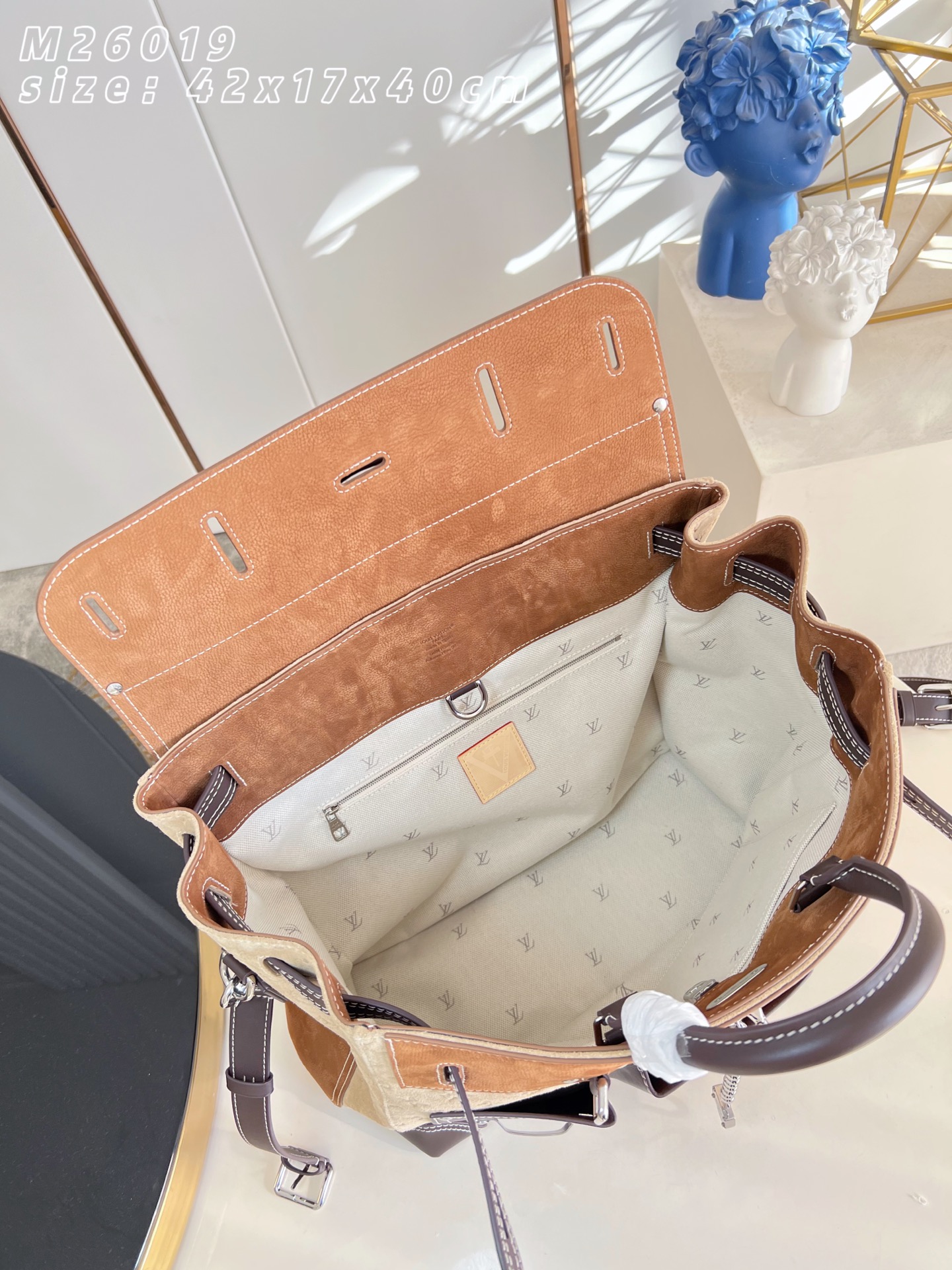 Louis Vuitton Basic Bag M-l-s