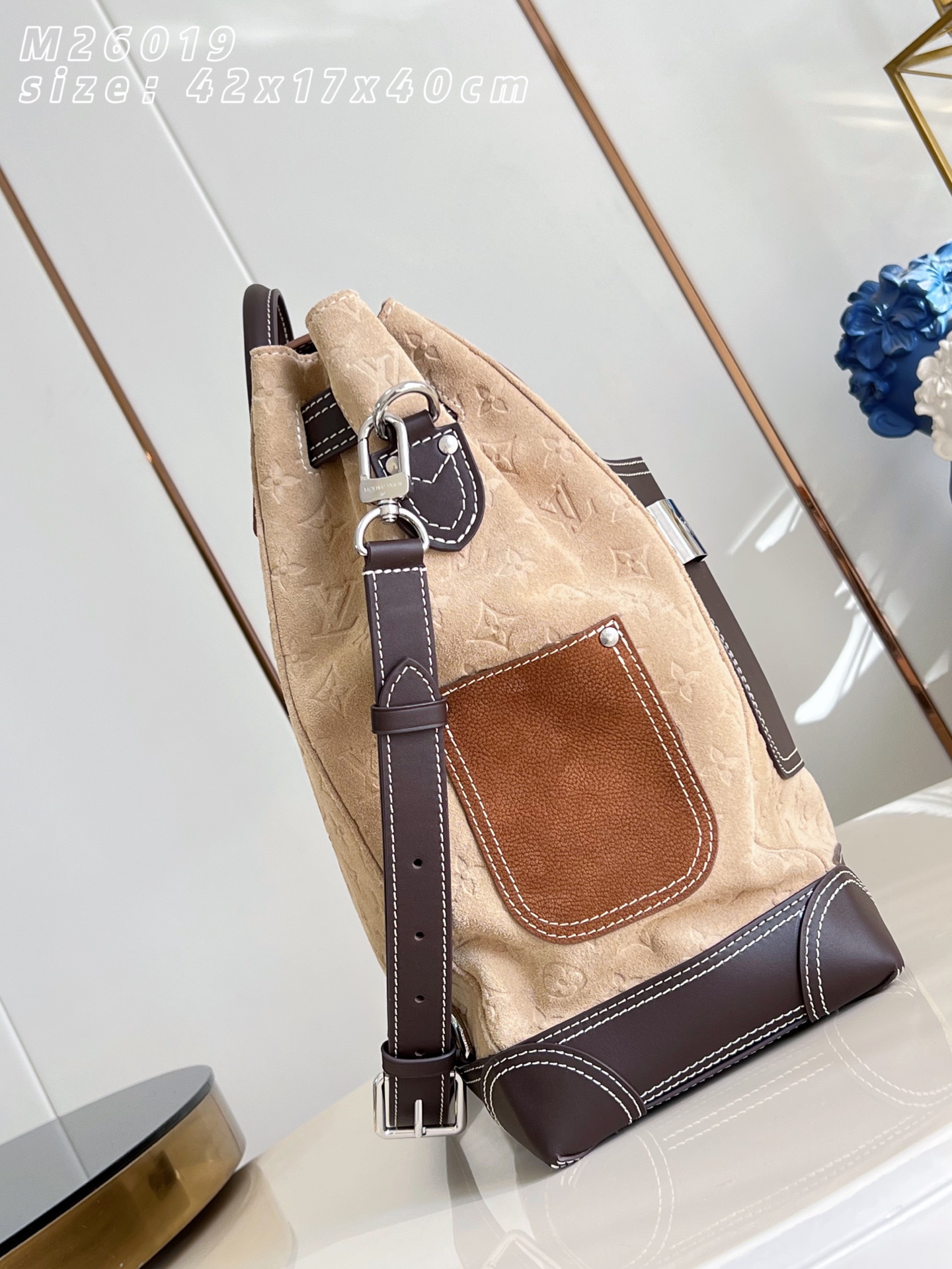 Louis Vuitton Basic Bag M-l-s