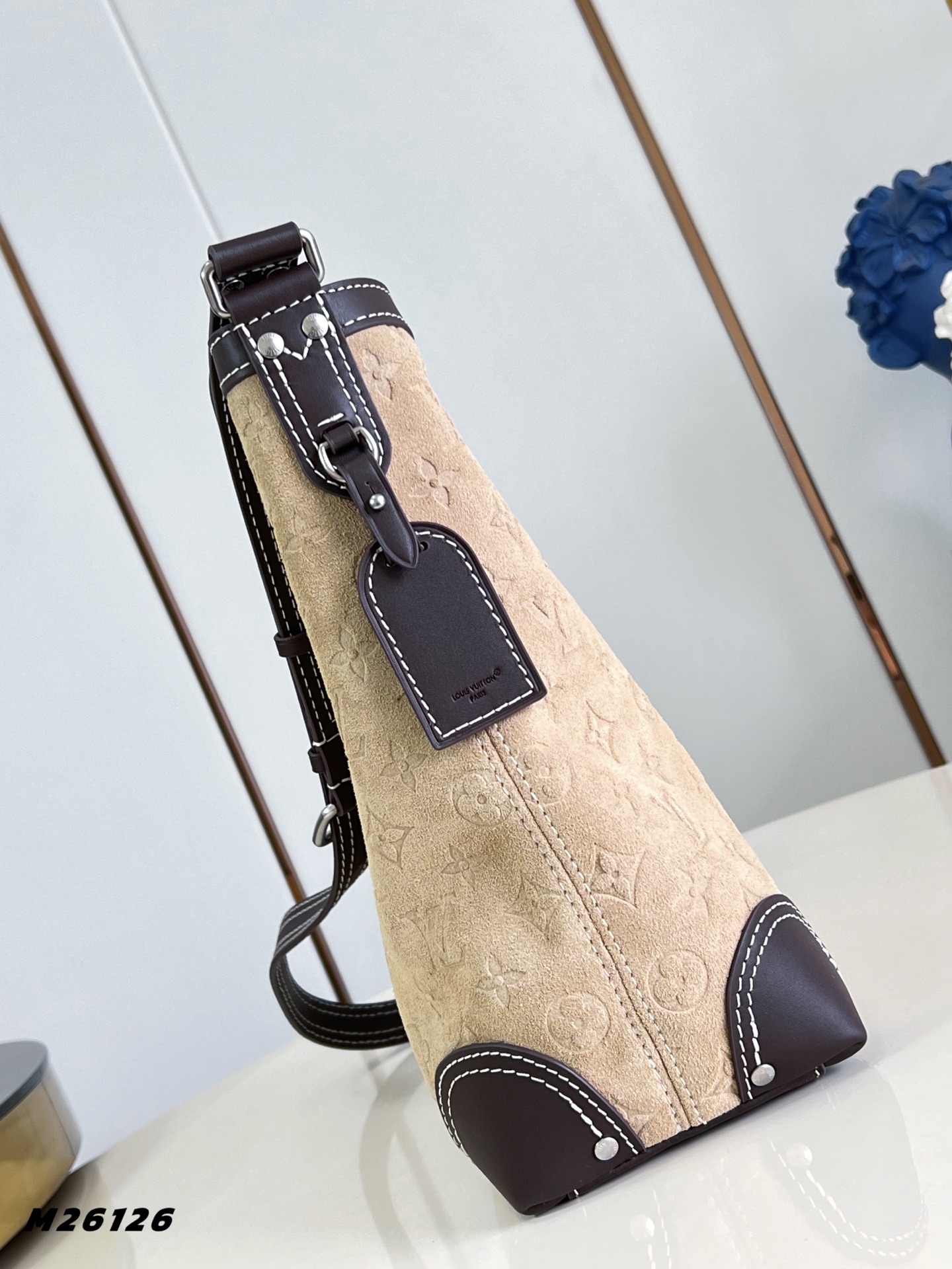 Louis Vuitton Basic Bag Canvas M-s