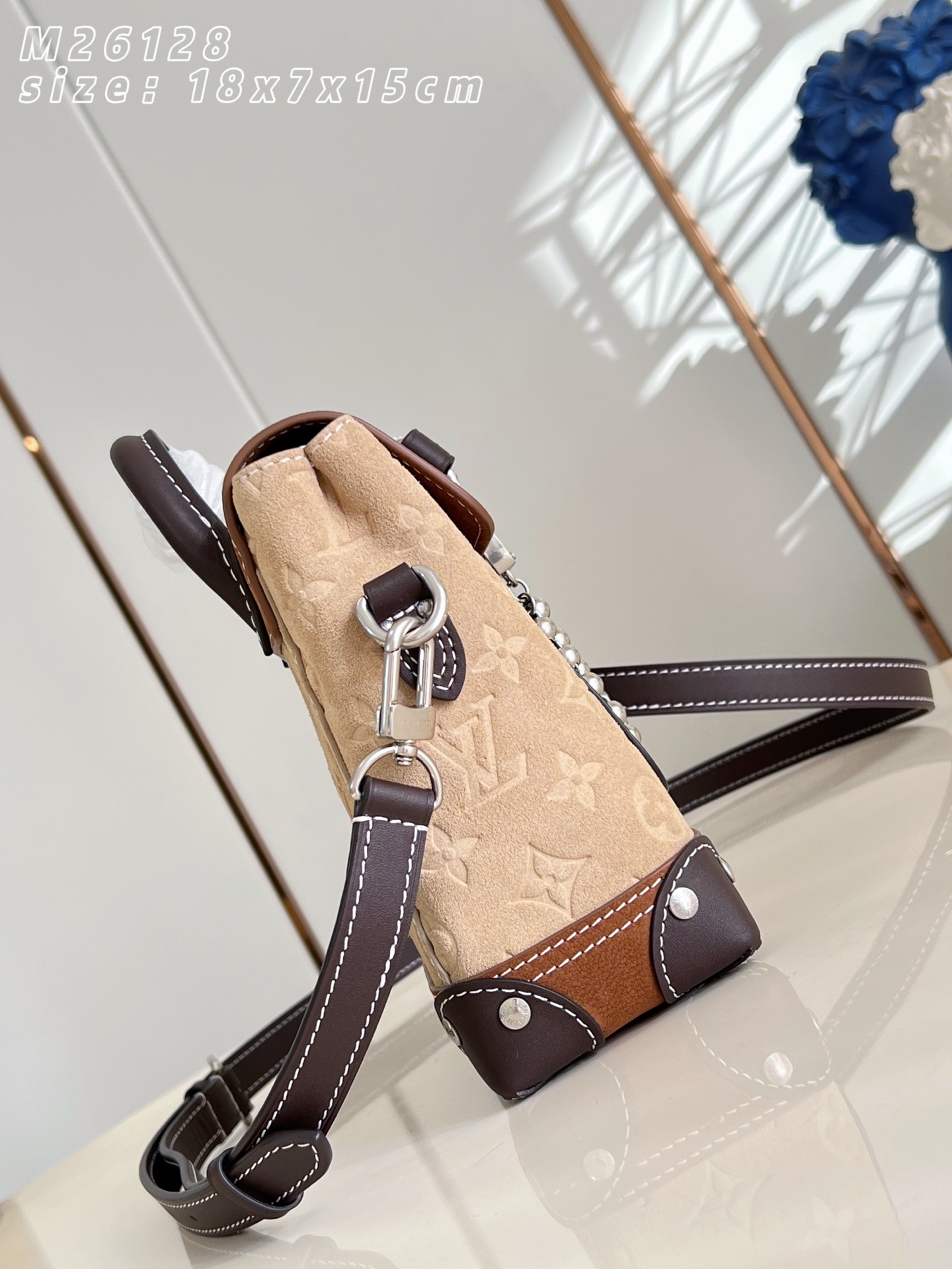 Louis Vuitton Basic Bag M-l-s