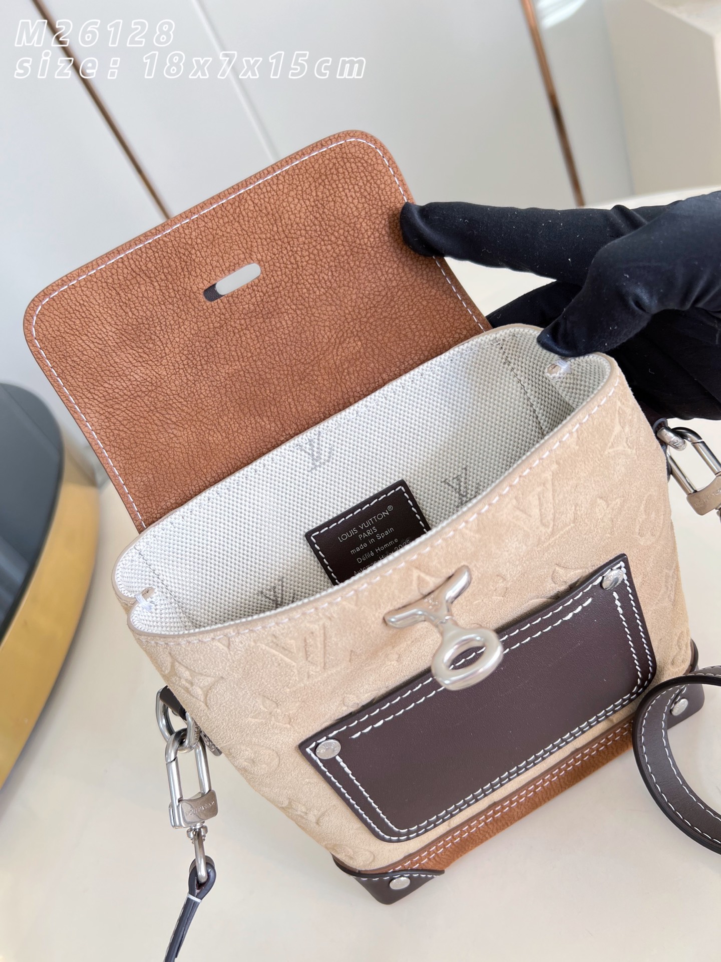 Louis Vuitton Basic Bag M-l-s