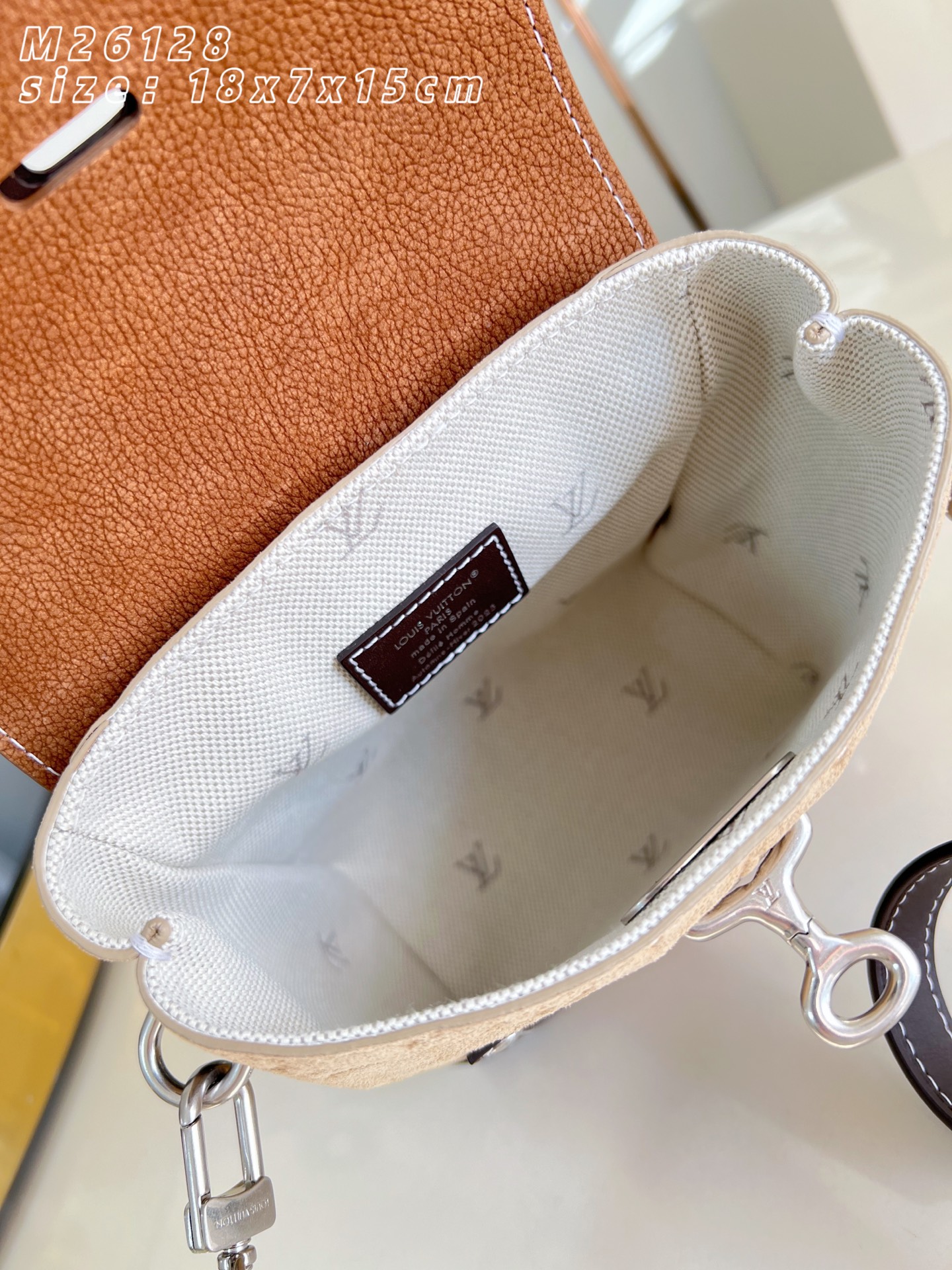 Louis Vuitton Basic Bag M-l-s
