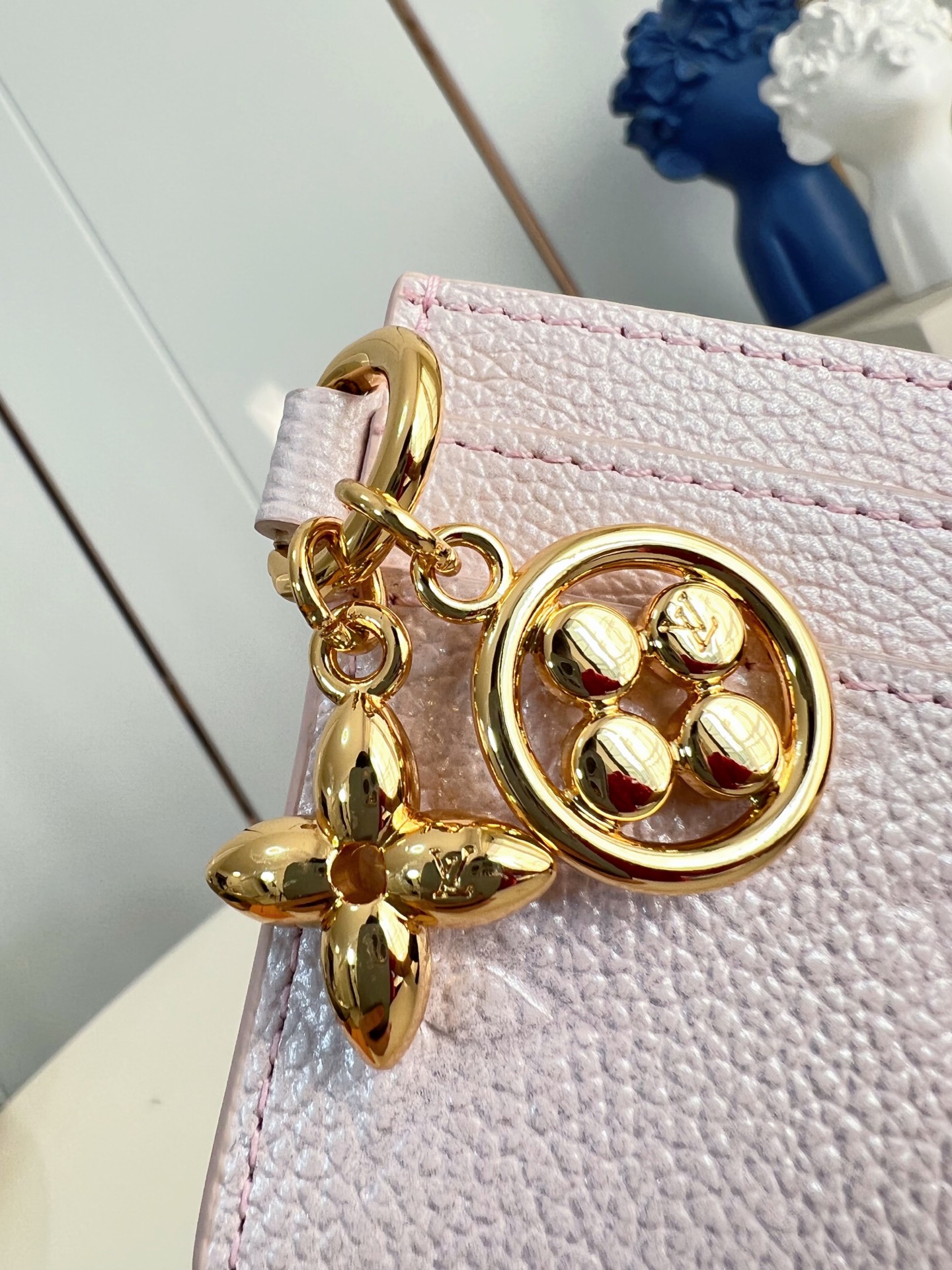 Louis Vuitton Basic Bag M-l-s