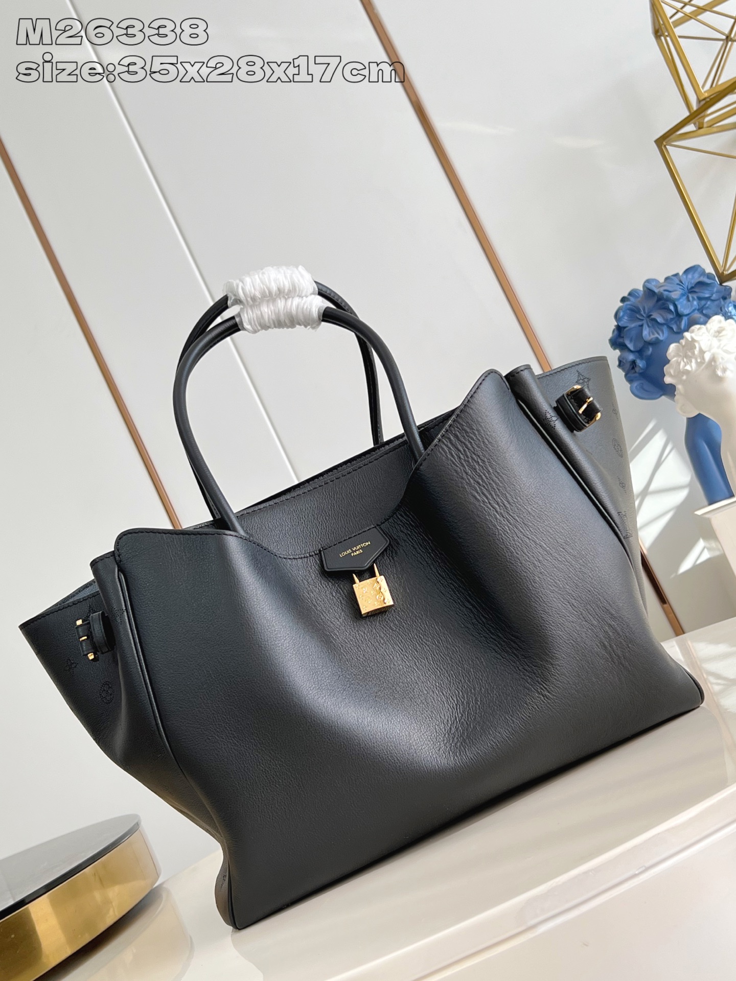 Louis Vuitton Basic Bag Cow Leather Gold M