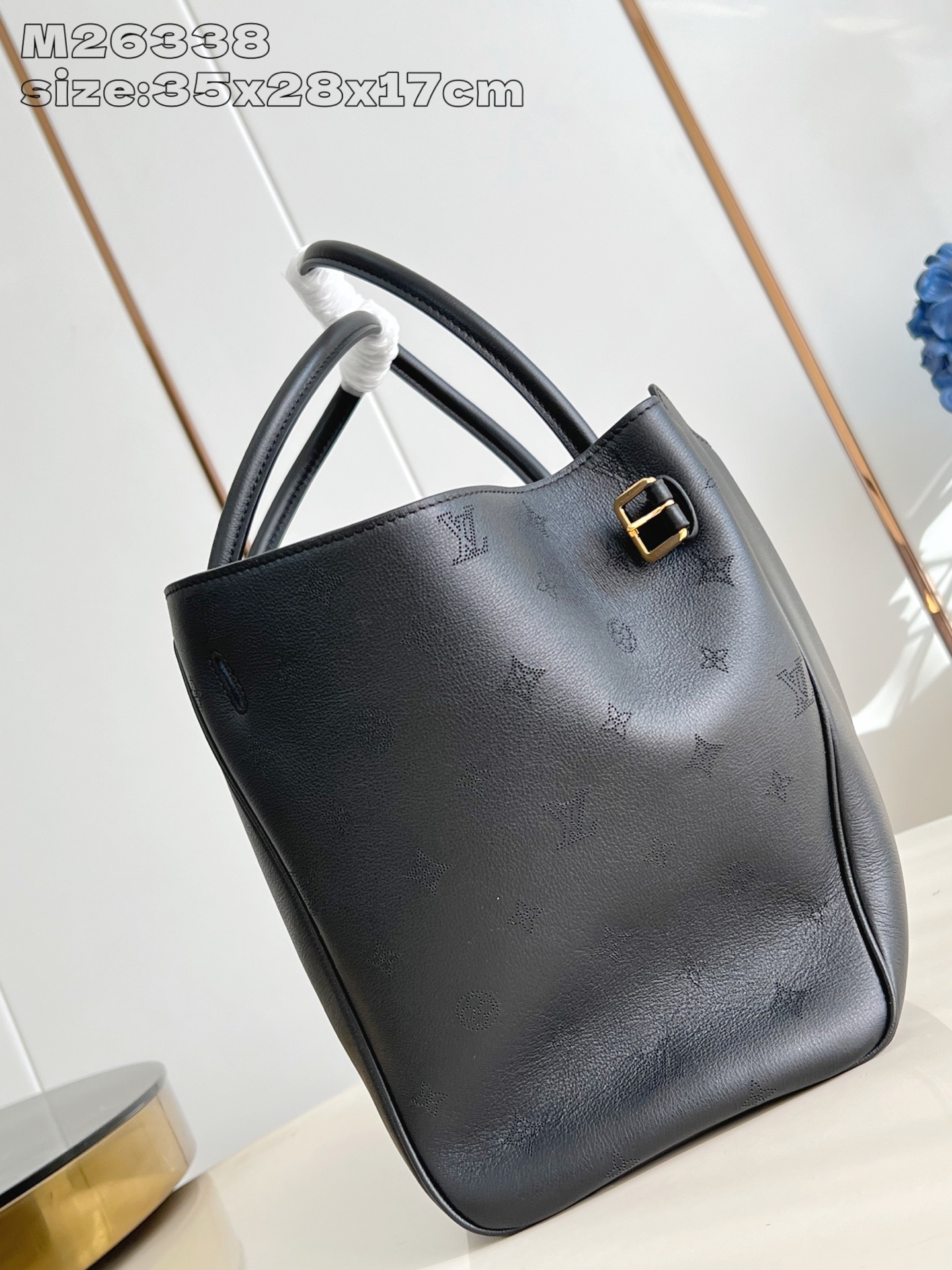 Louis Vuitton Basic Bag Cow Leather Gold M