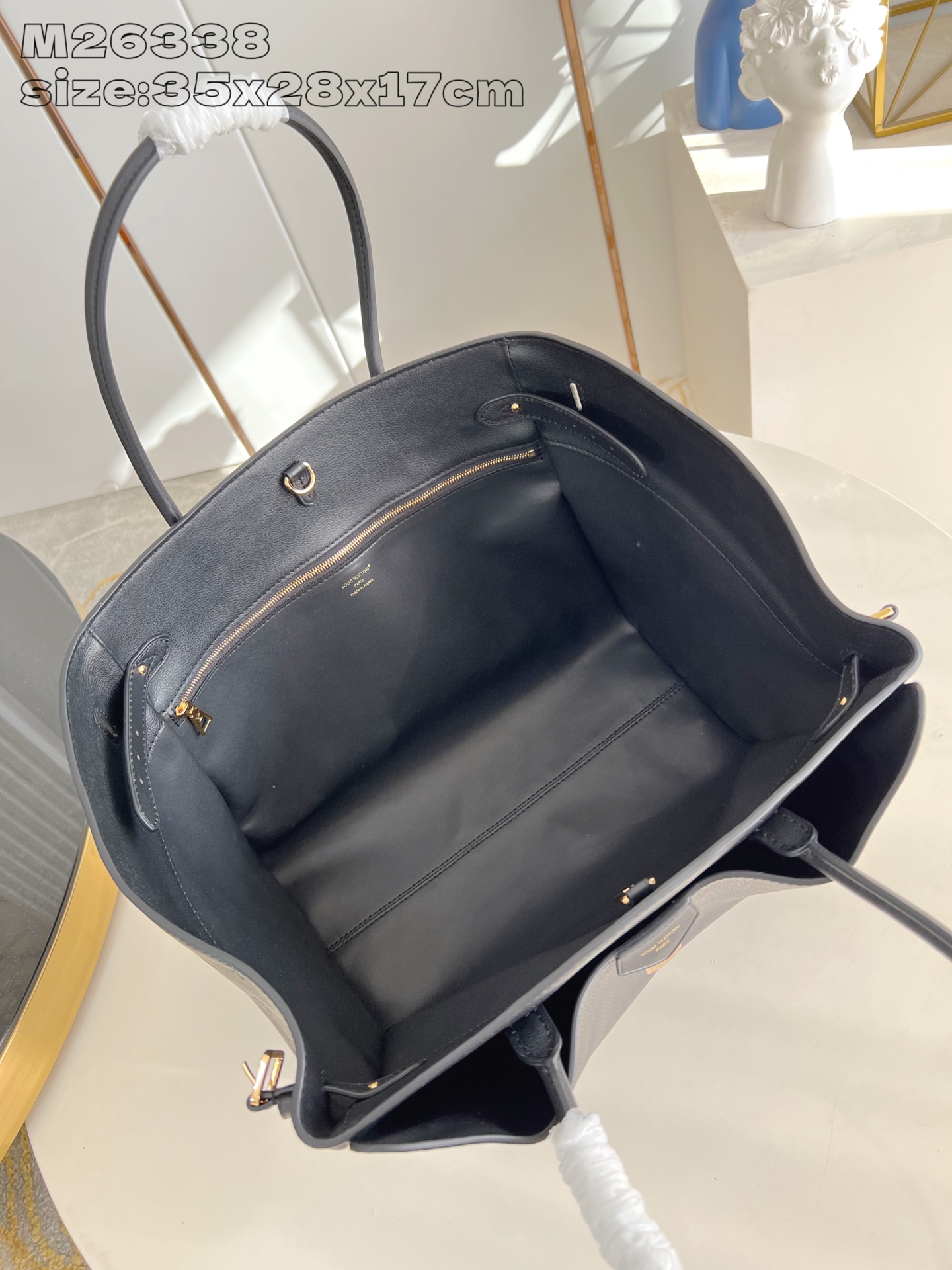 Louis Vuitton Basic Bag Cow Leather Gold M