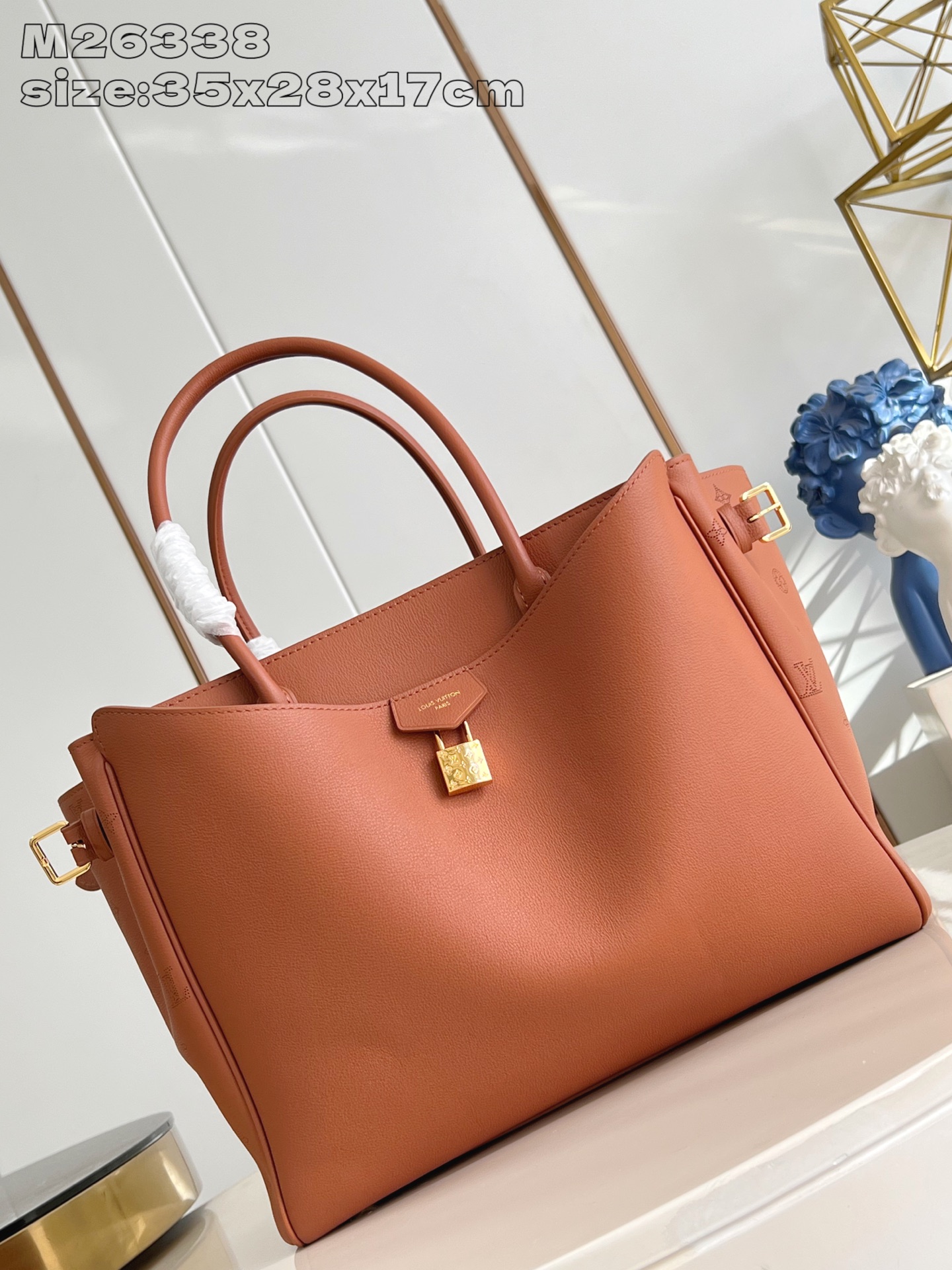 Louis Vuitton Basic Bag Cow Leather Gold M