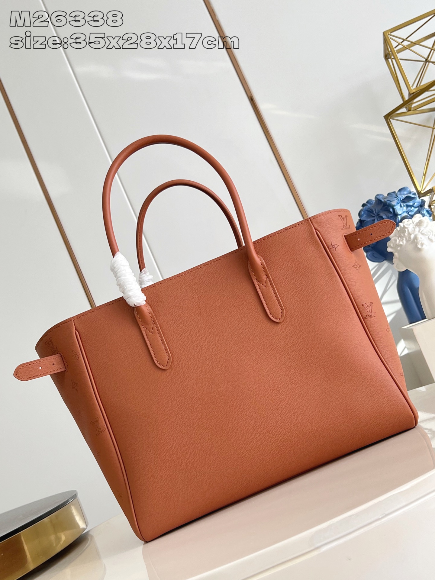 Louis Vuitton Basic Bag Cow Leather Gold M