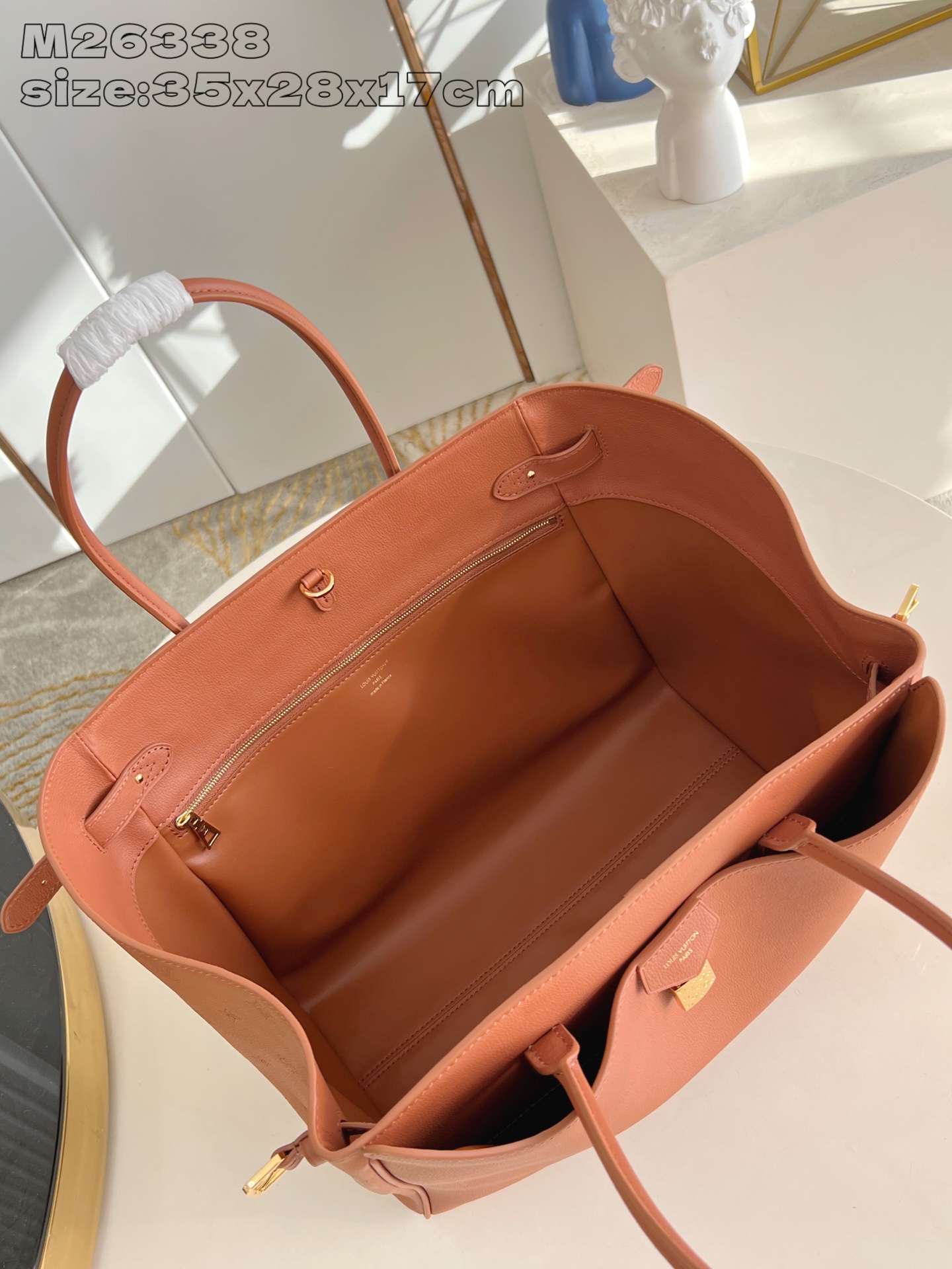 Louis Vuitton Basic Bag Cow Leather Gold M